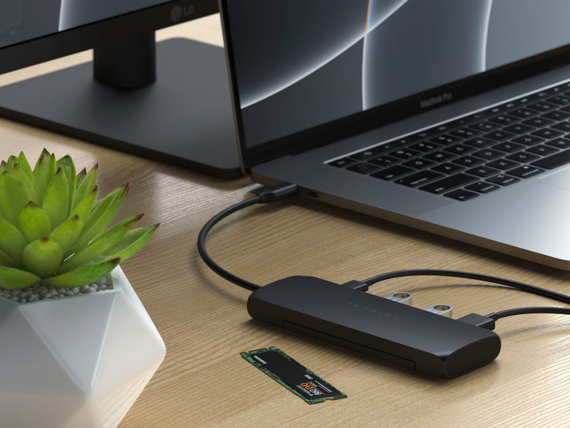 Satechi Laptop-Adapter »USB-C Hybrid Multiport Adapter with SSD Enclosure«, USB-C zu USB Typ A-USB Typ C-HDMI-SATA