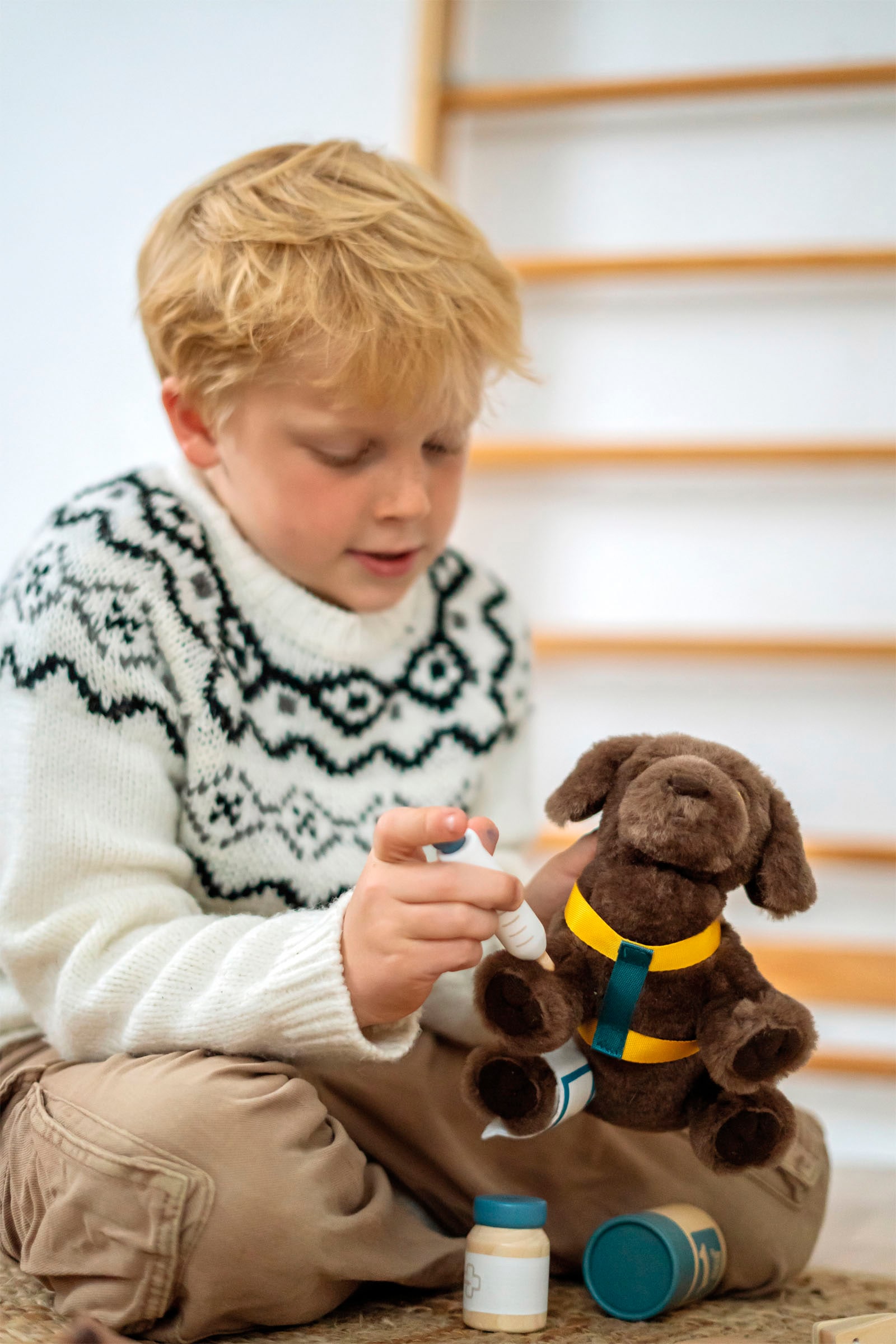 Small Foot Plüschfigur »Hund mit Tasche«, (Set, 15 St.), mit Pflege- und Tierarzt-Zubehör