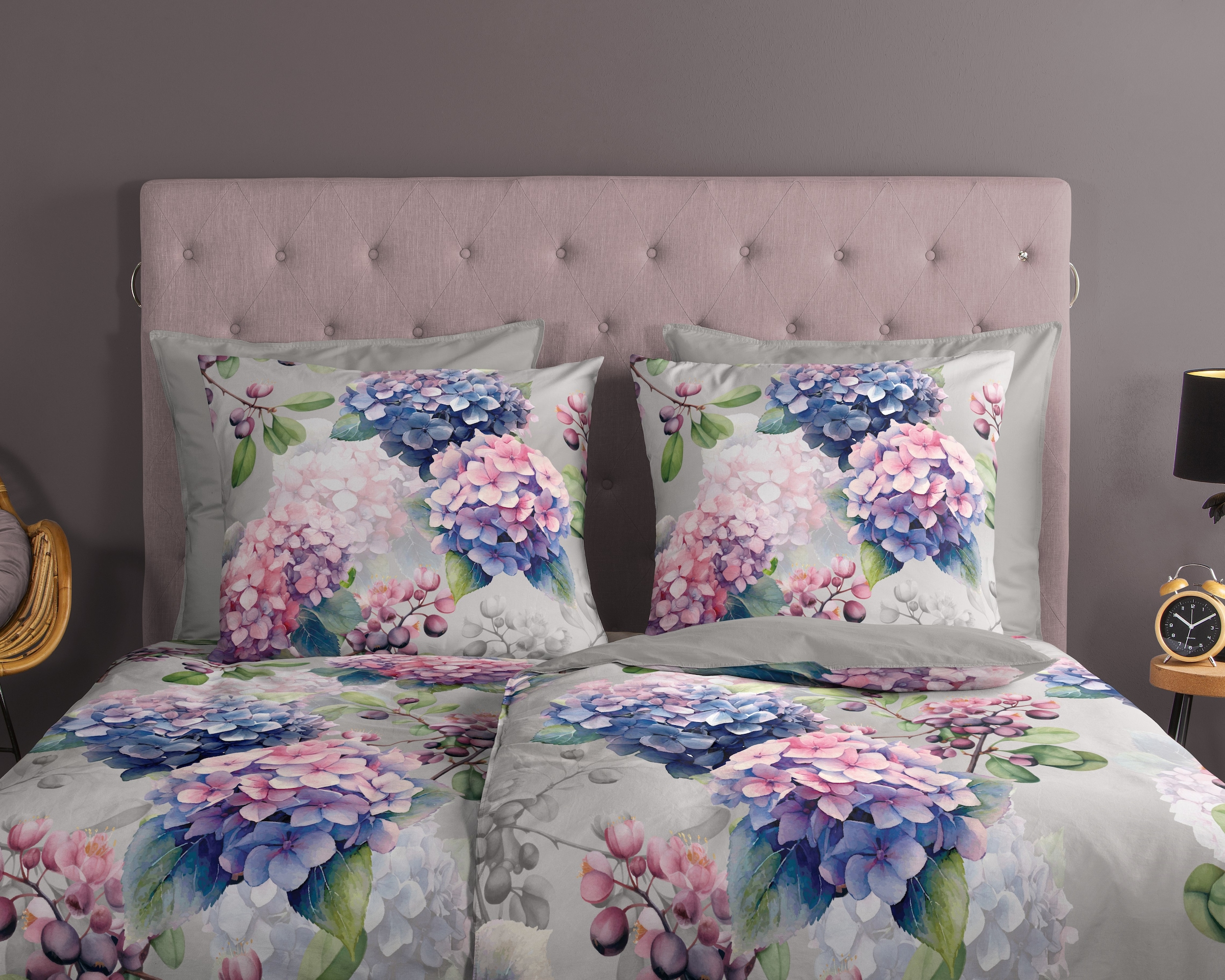 good morning Wendebettwäsche »Julia«, 100% Baumwolle, Renforcé, Reißverschluss, Wendeoptik, Hortensie, Grau