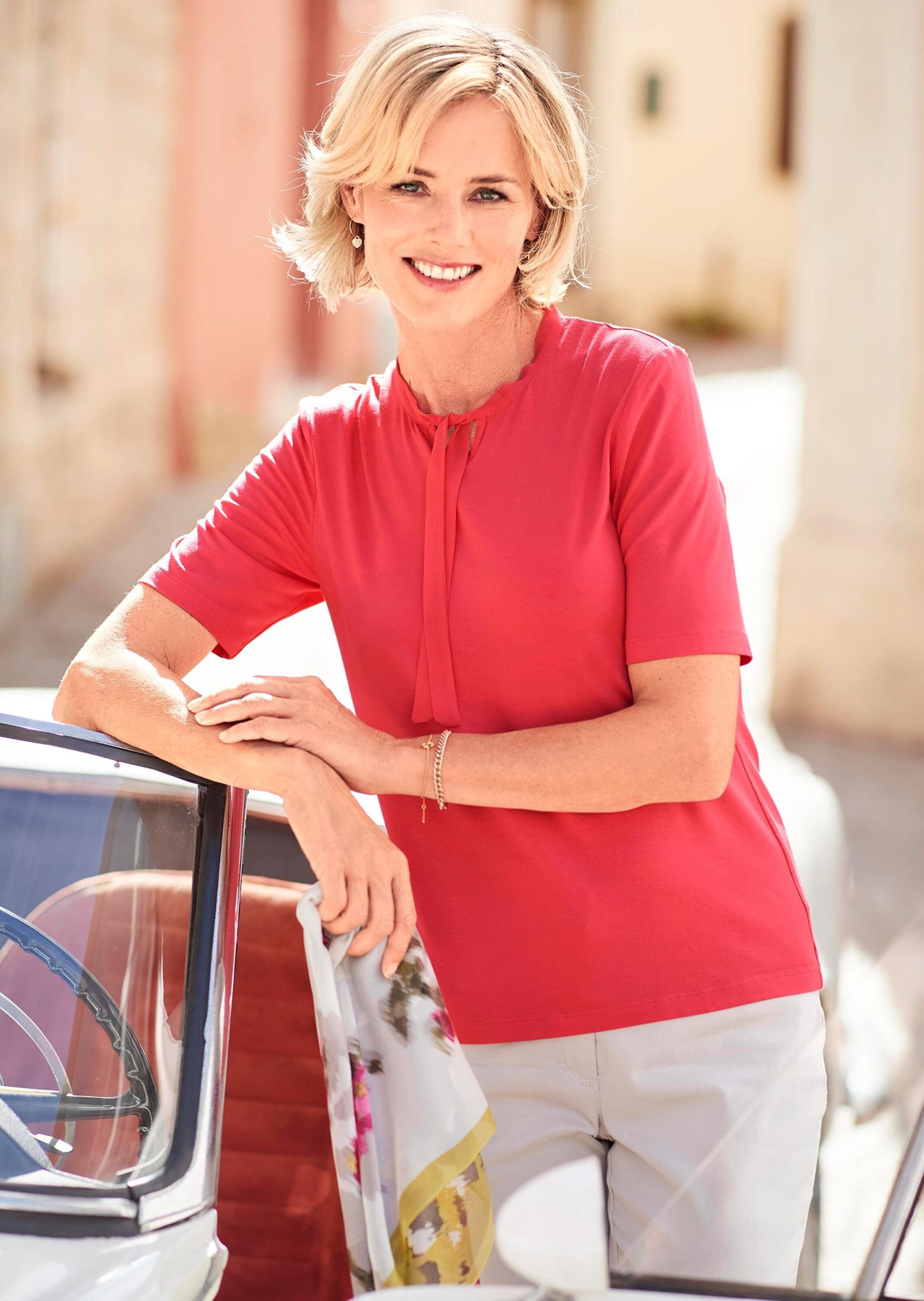 GOLDNER Kurzarmshirt »Shirt mit Schluppe« Chiffon-Schluppe am Ausschnitt