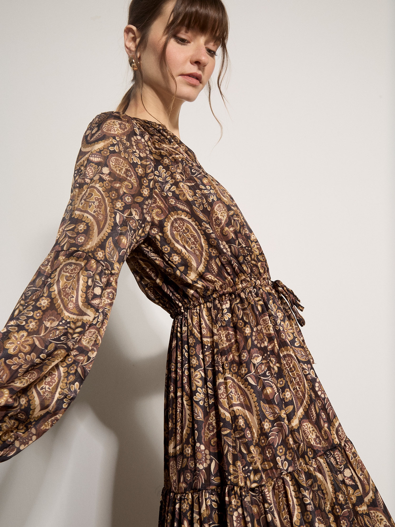 Apricot Midikleid »Paisleykleid aus Satin« mit metallischem Schimmer