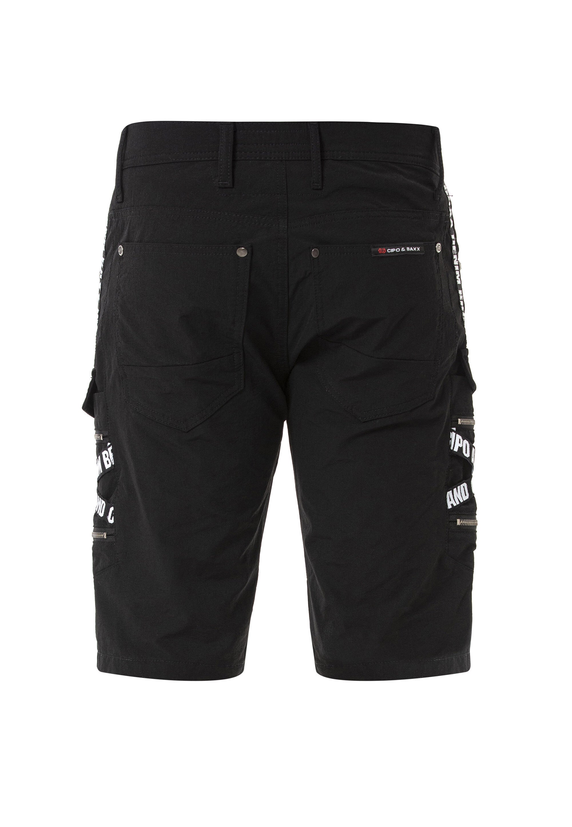 Cipo & Baxx Stoffhose »Capri-Shorts«, mit zahlreichen Taschen