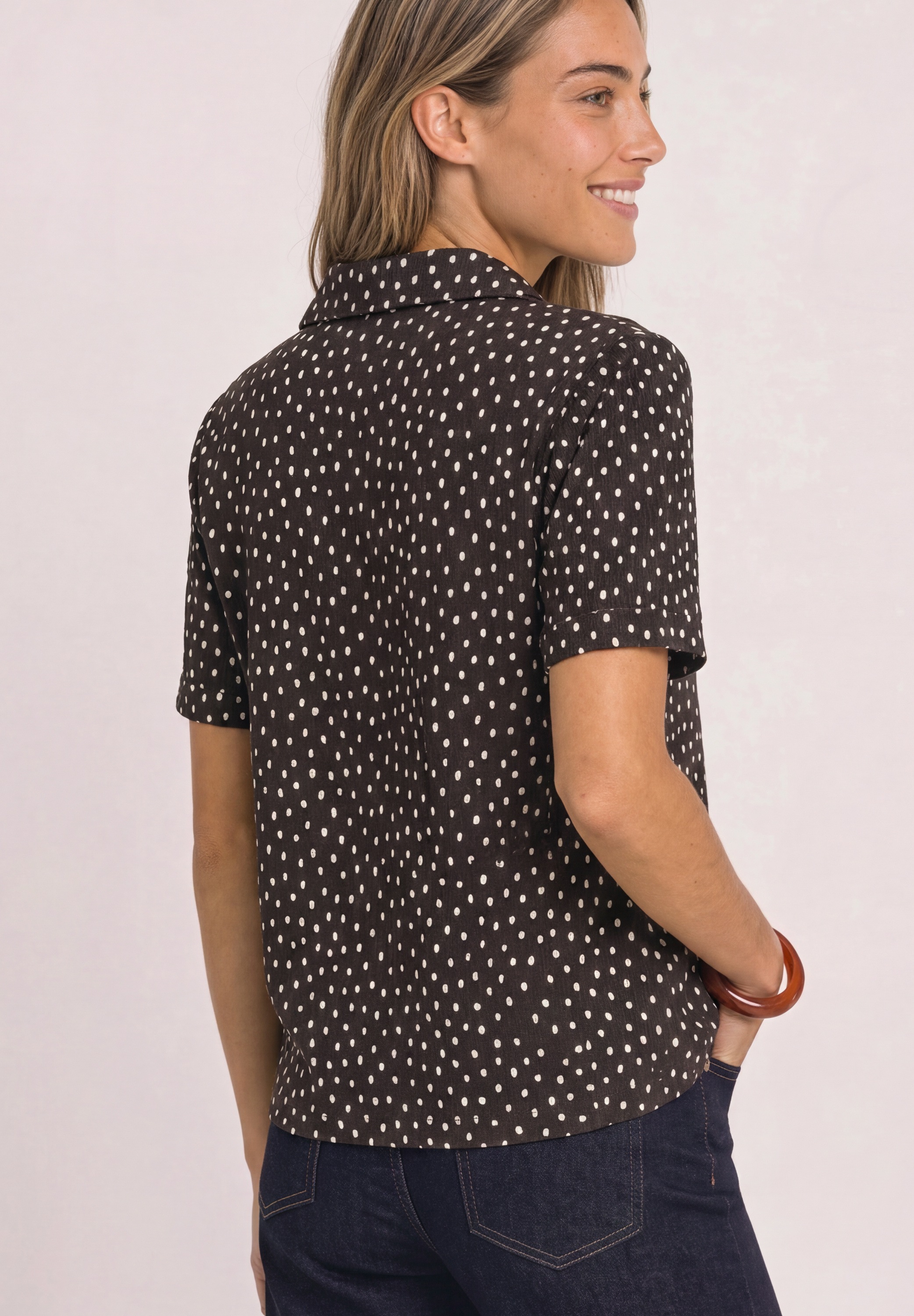 STREET ONE Blusenshirt Kurzarm mit Turn-Up-Detail, durchgehende Knopfleiste, Punktemuster