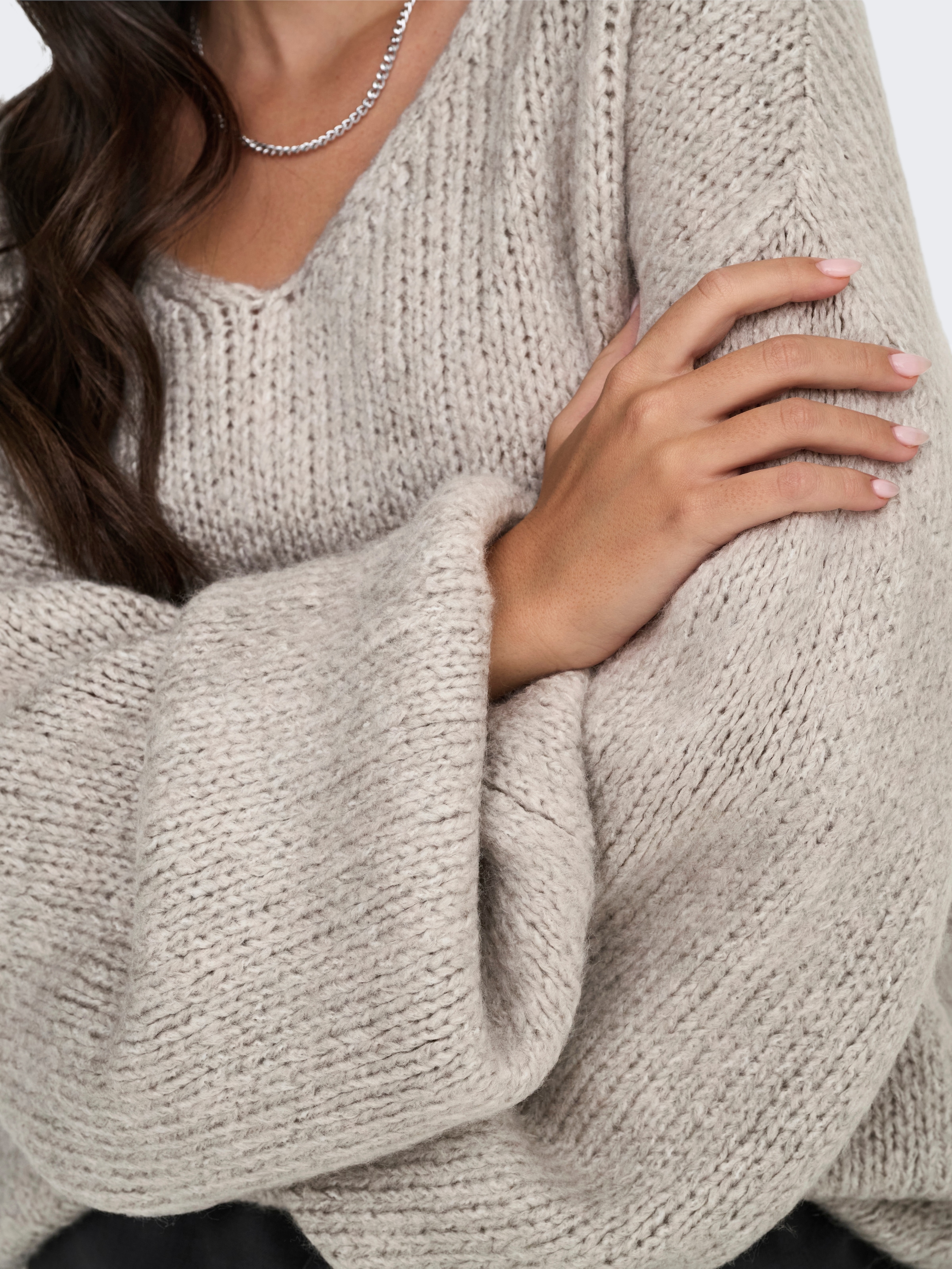 JDY V-Ausschnitt-Pullover »JDYDINEA L/S REVERSIBLE PULLOV. KNT NOOS«, der V-Ausschnitt kann vorn und hinten getragen werden