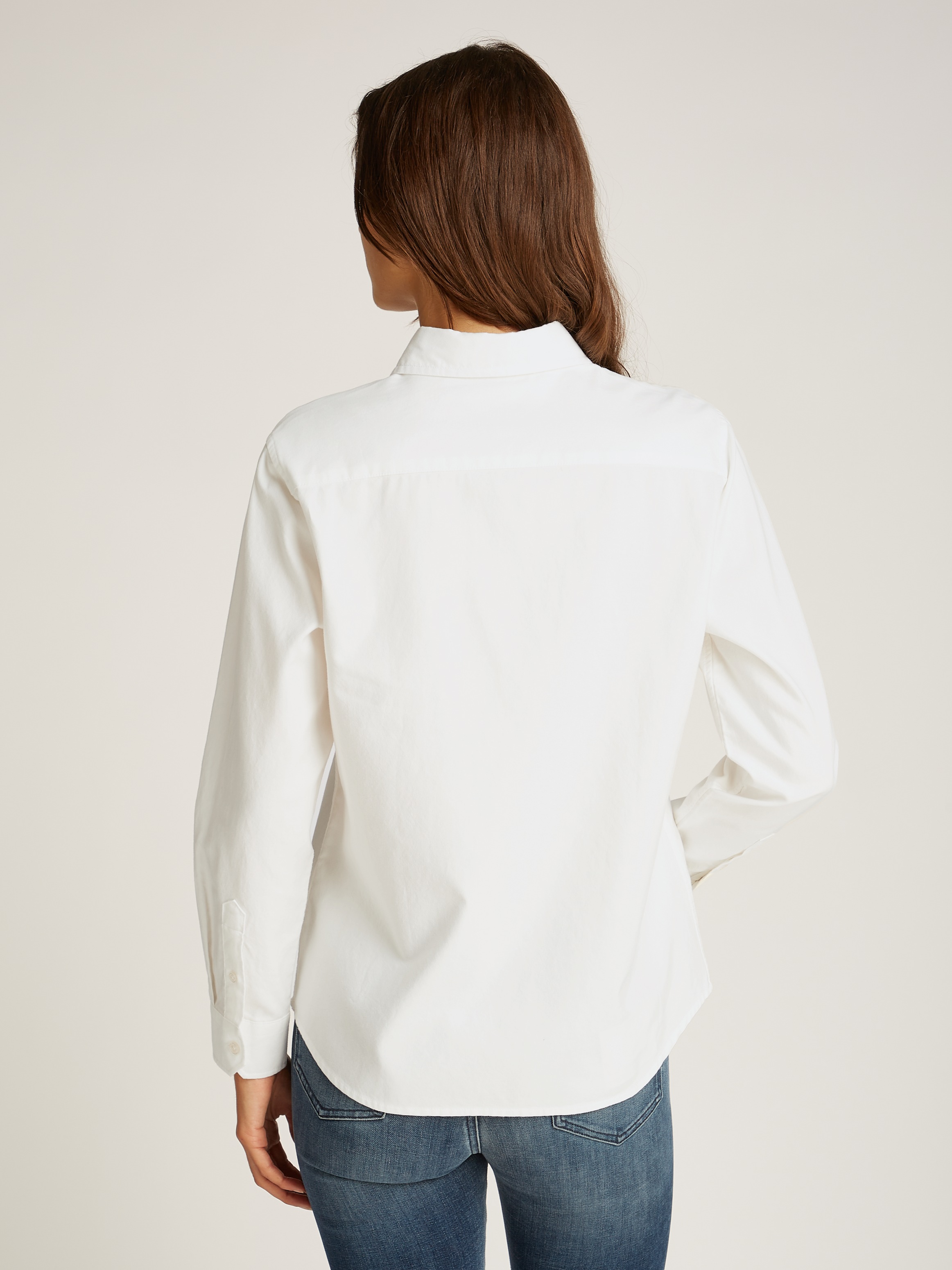 Tommy Jeans Hemdbluse »TJW REG OXFORD SHIRT«, mit Logostickerei
