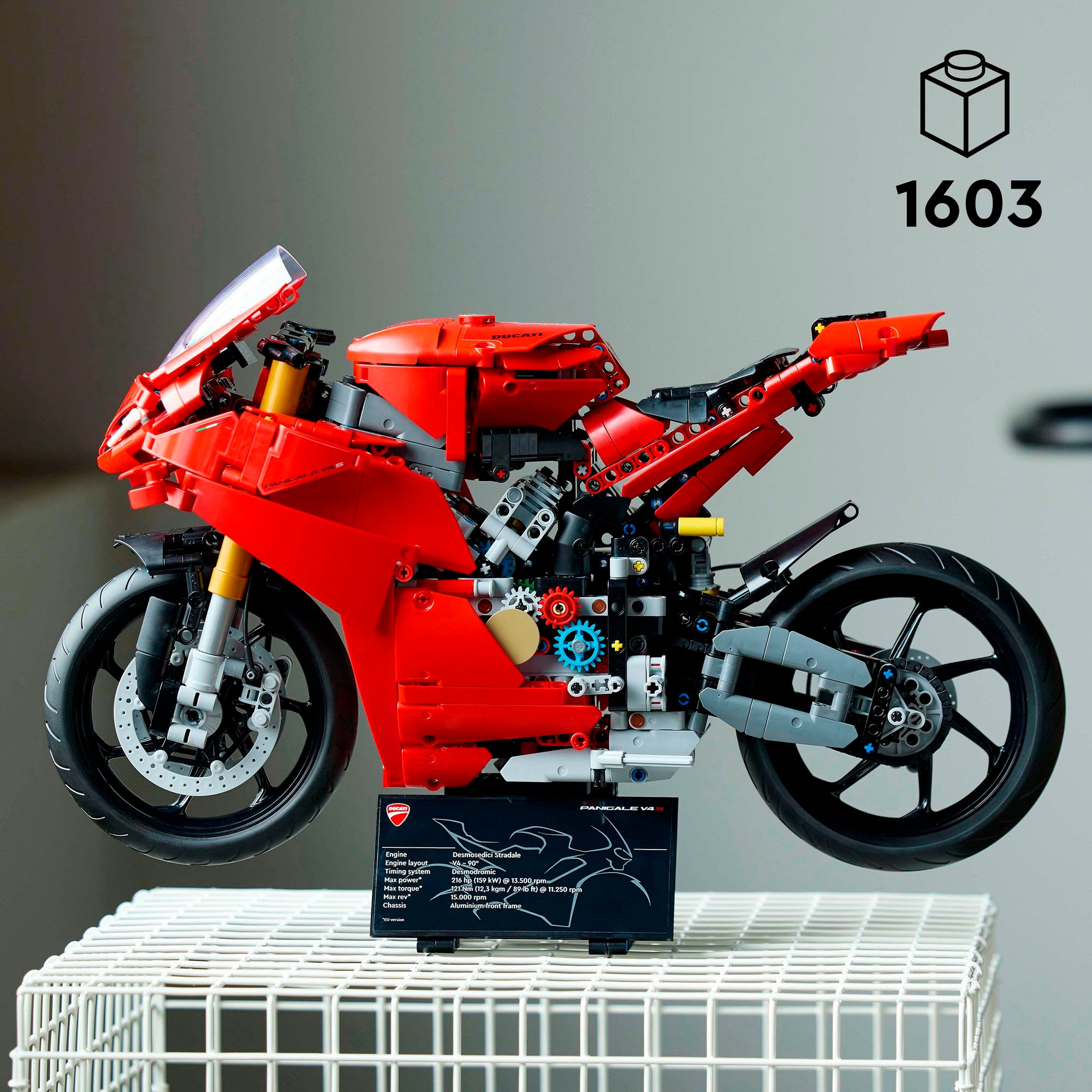 LEGO® Konstruktionsspielsteine »Ducati Panigale V4 S Motorrad (42202), LEGO Technic«, (1603 St.), Made in Europe