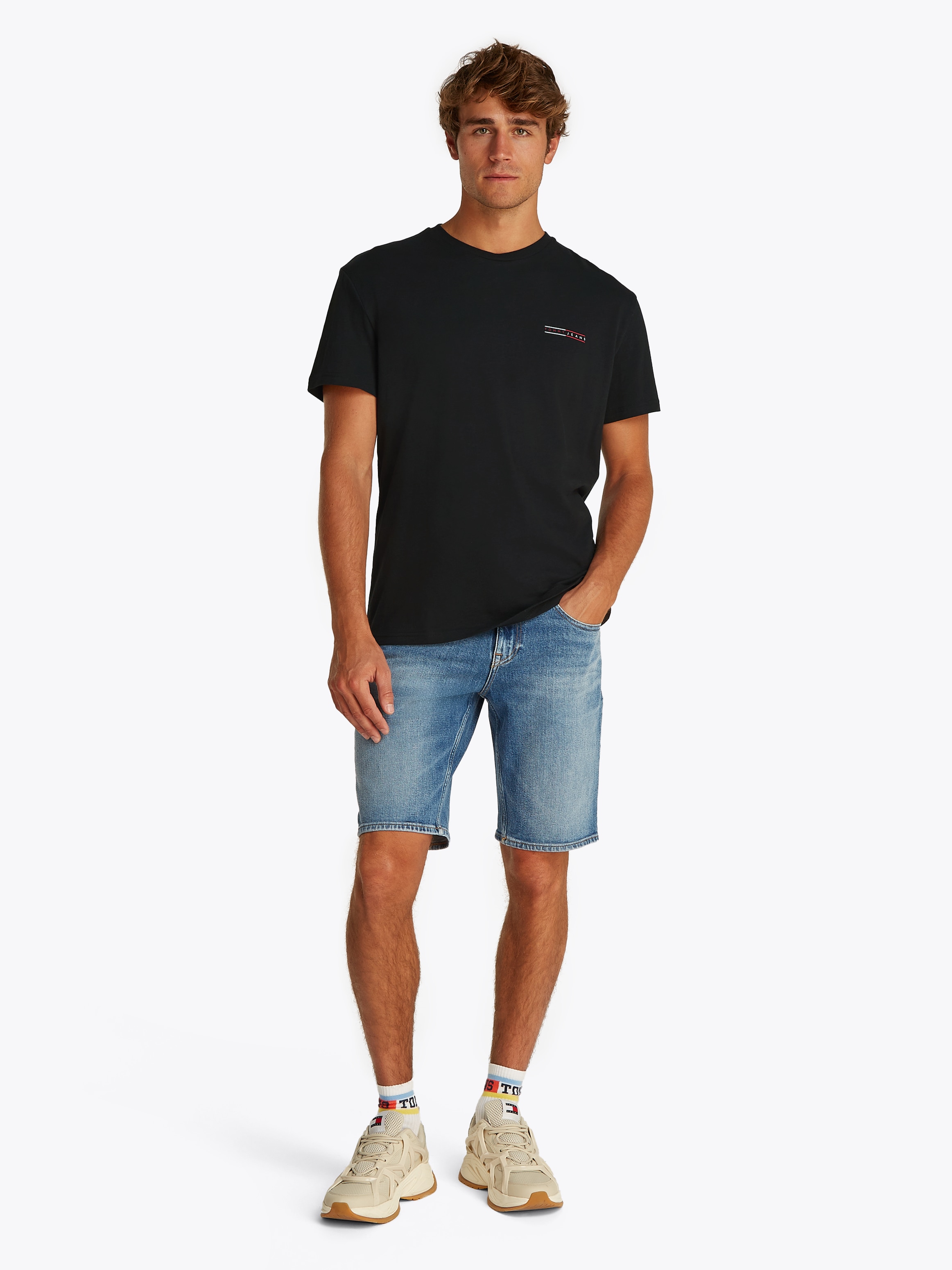 Tommy Jeans Kurzarmshirt »TJM REG GRAPHIC SLUB TEE EXT«, Mit Rundhalsausschnitt
