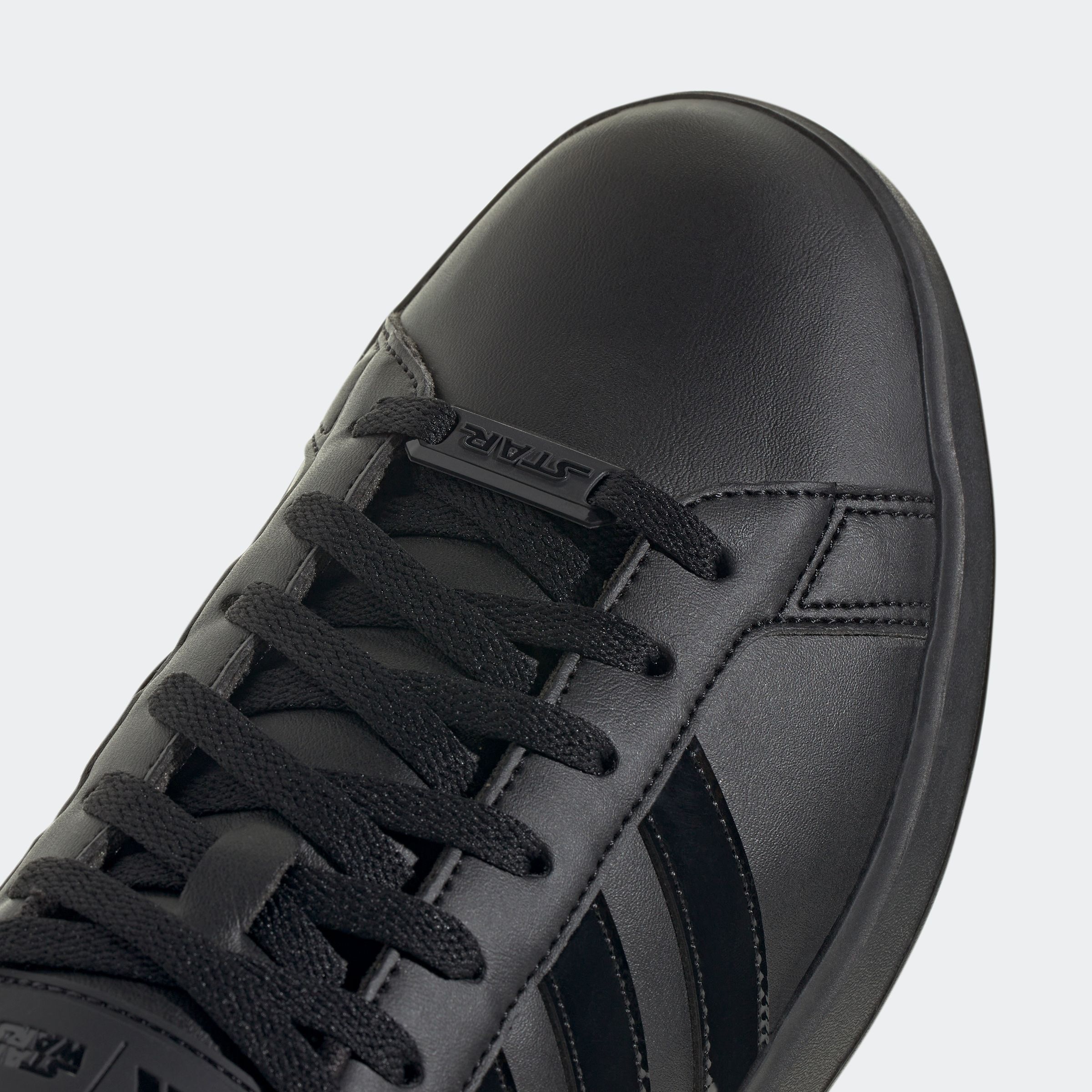 adidas Sportswear Sneaker »ADIDAS STAR WARS GRAND COURT SCHUH«, Design auf den Spuren des adidas Superstar