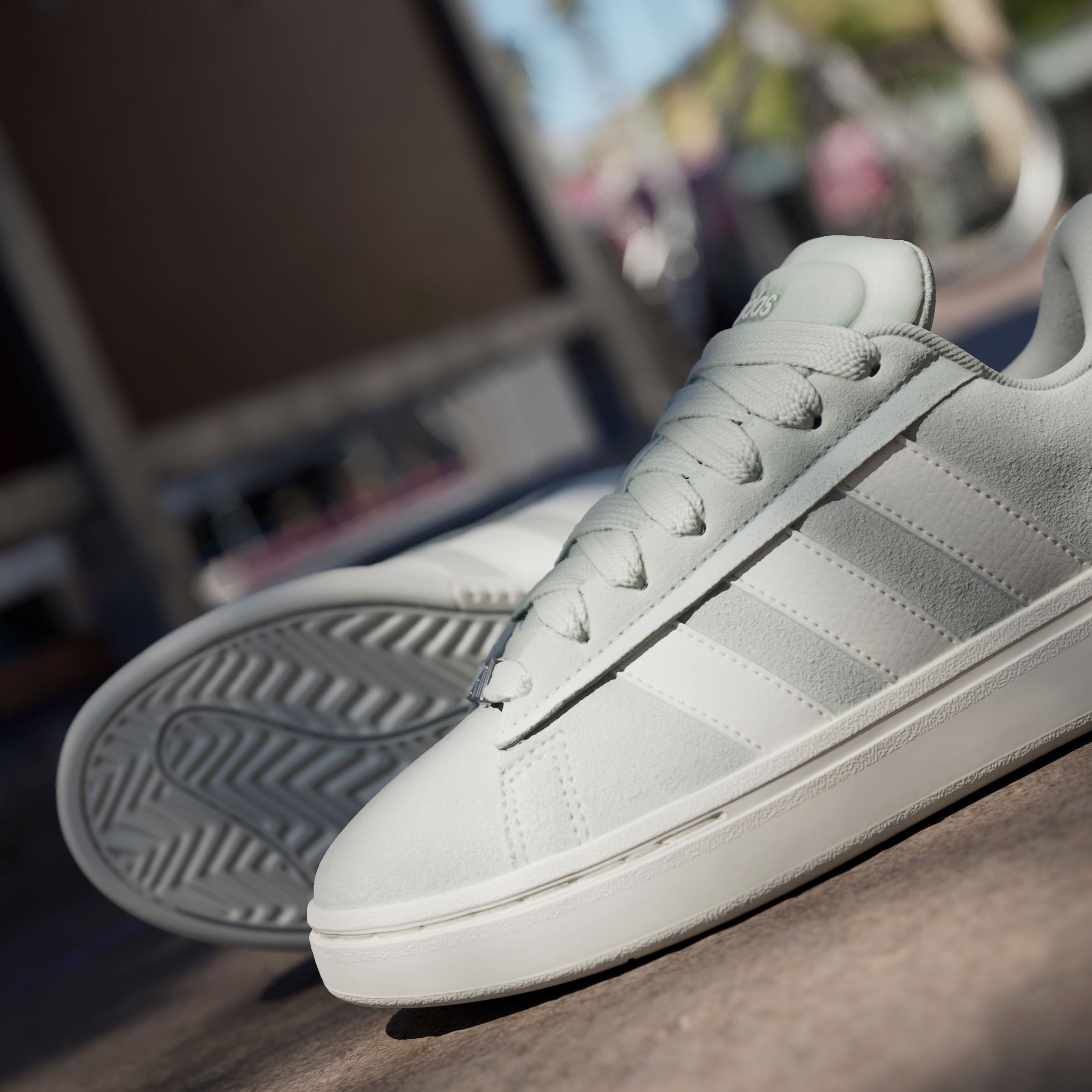 adidas Sportswear Sneaker »GRAND COURT ALPHA 00S«, Design inspiriert vom adidas Campus 00