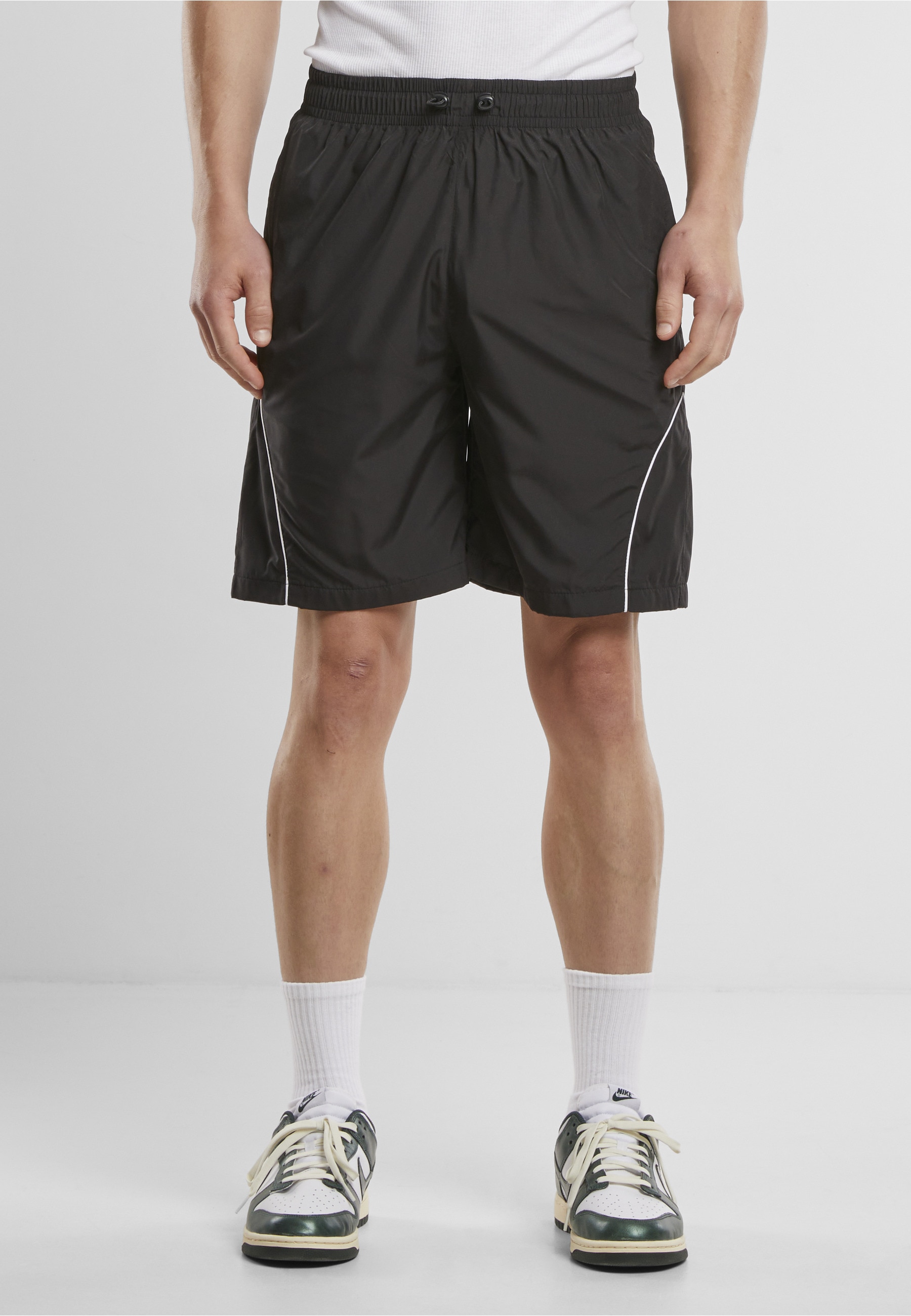 URBAN CLASSICS Shorts »Urban Classics Piped Panel Trackshorts«