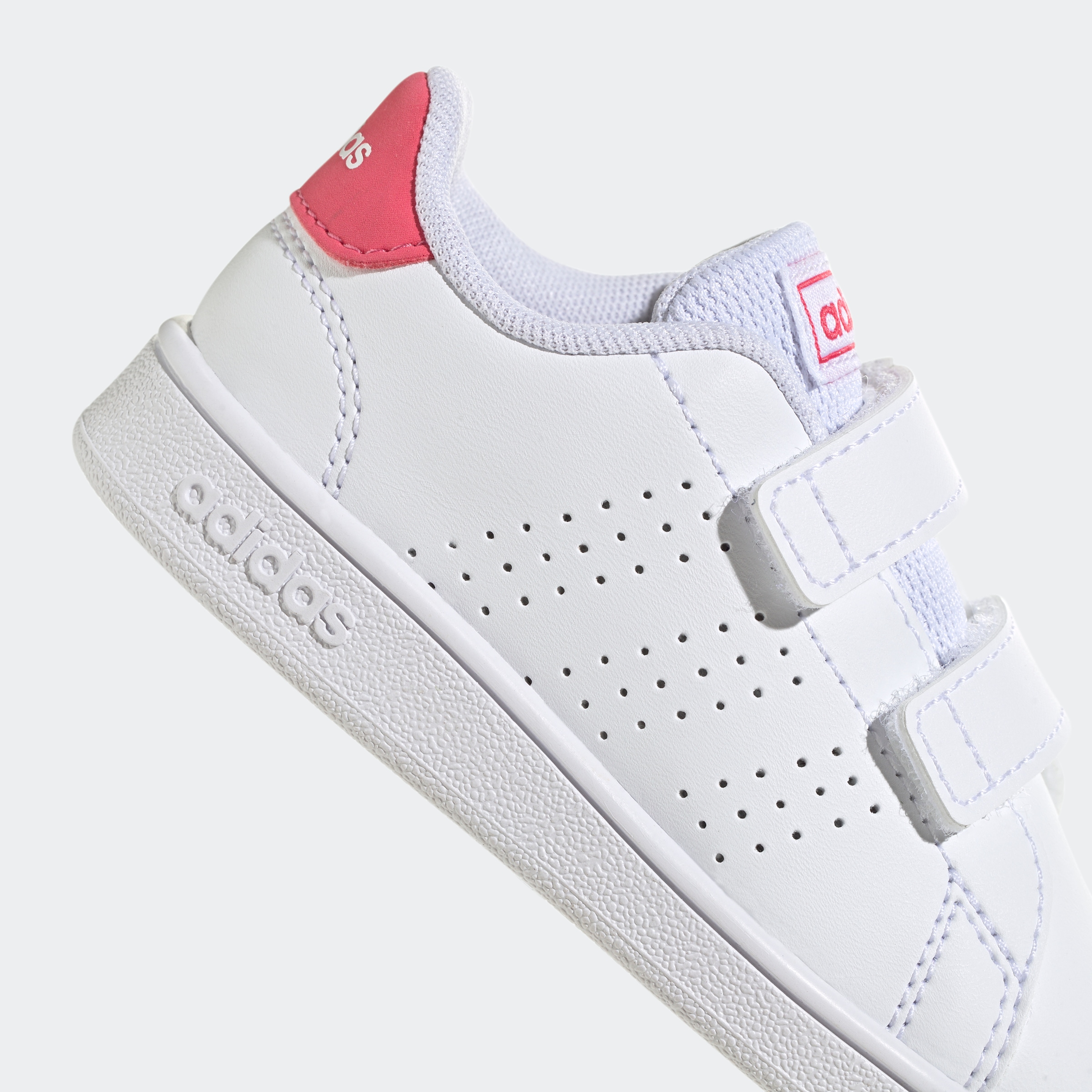 adidas Sportswear TWO Stan Sneaker LIFESTYLE BAUR HOOK-AND-LOOP«, online auf Smith adidas Design bestellen »ADVANTAGE COURT Spuren | den des