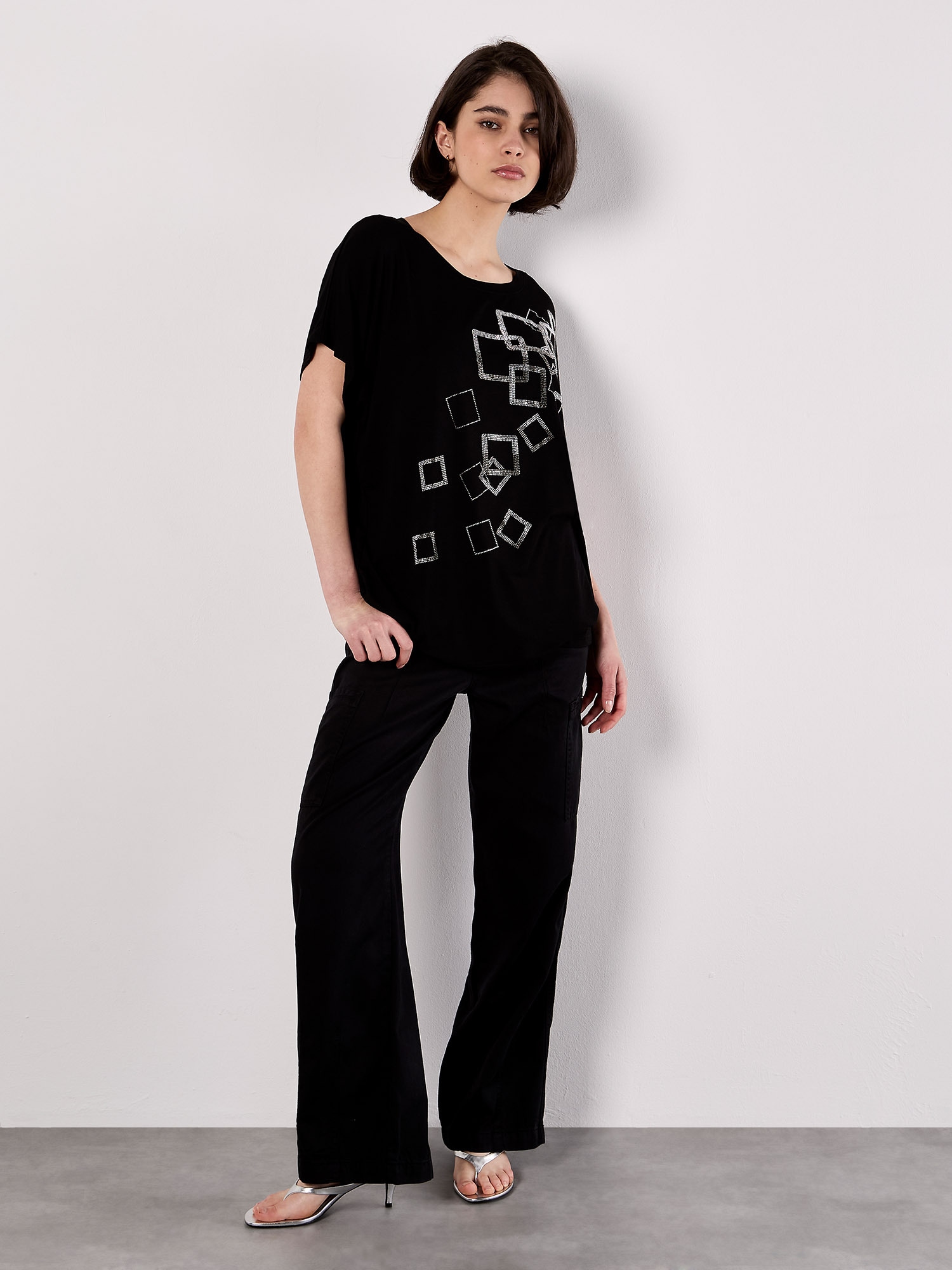 Apricot T-Shirt »T-Shirt mit verstreuten Strassquadraten«