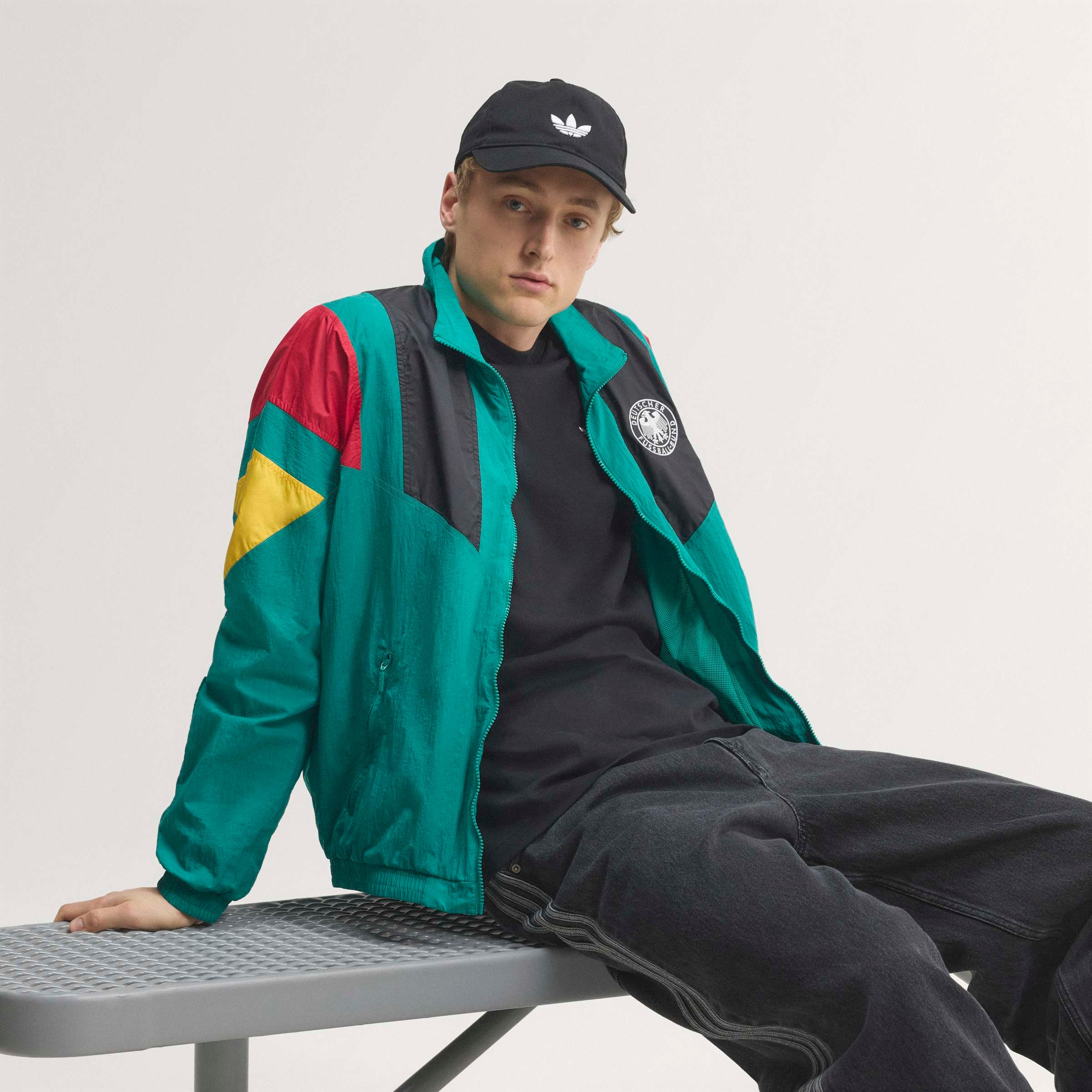 adidas Performance Trainingsjacke »DEUTSCHLAND EQT« mit hohem Kragen, lockere Passform, mit Reißverschluss