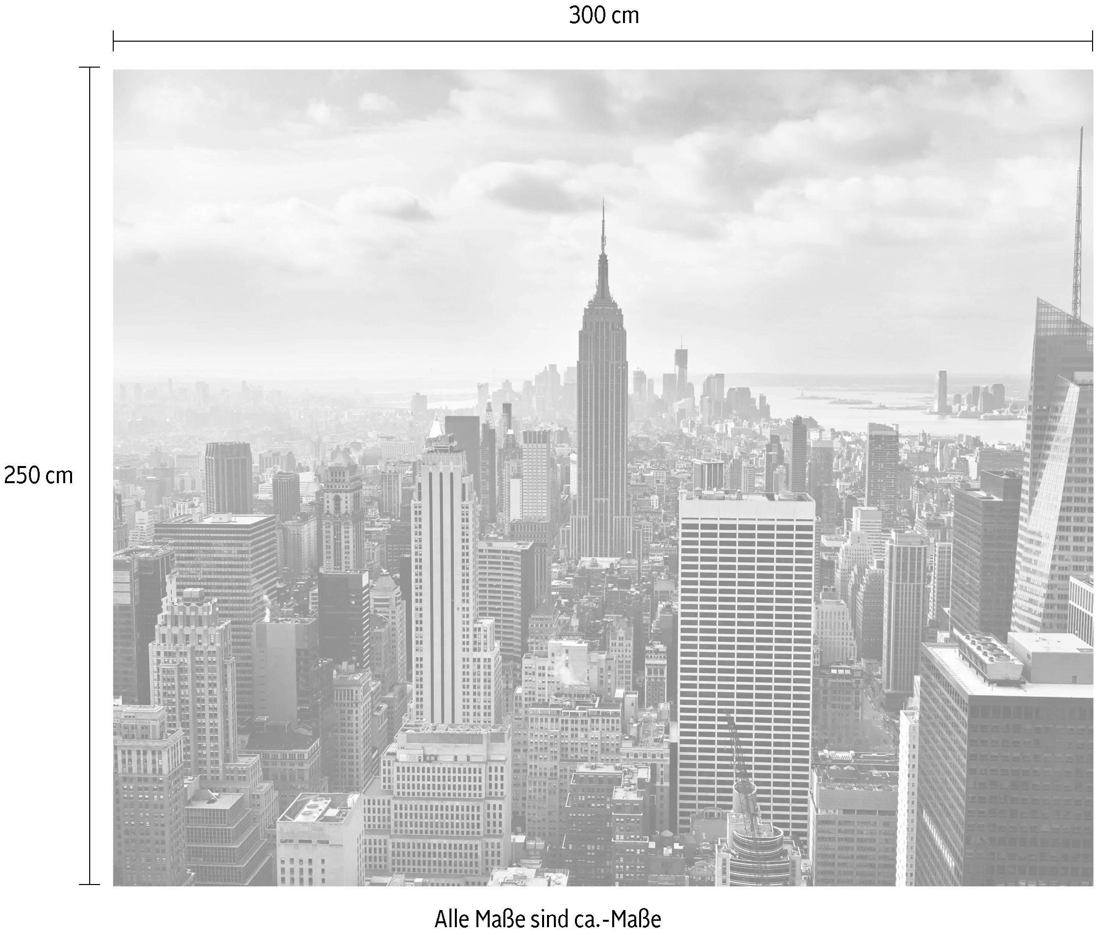 Komar Vliestapete »Digitaldruck Vlies - NYC Black and White - Größe 300 x 250 cm«, bedruckt, Wohnzimmer, Schlafzimmer