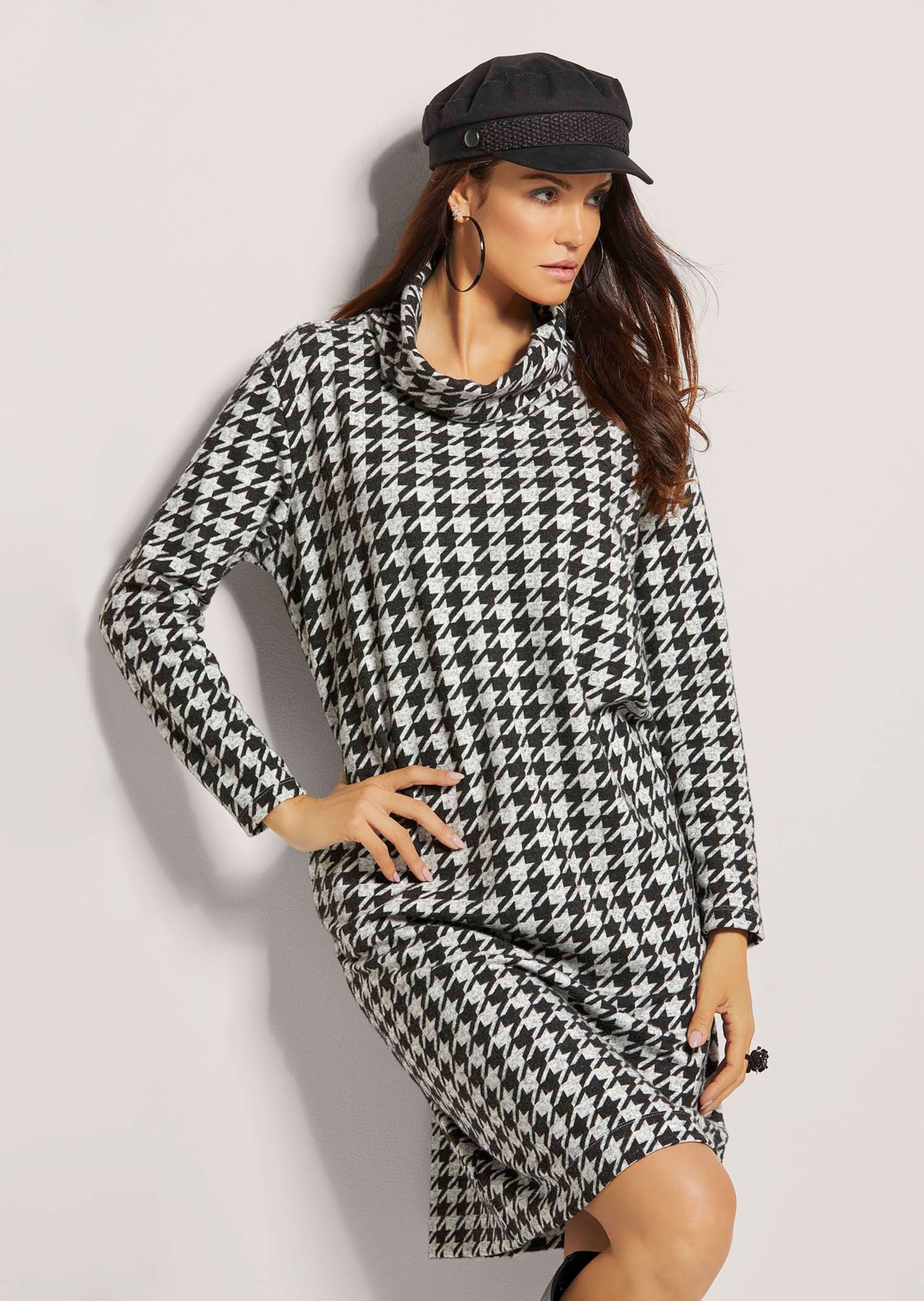 MADELEINE Sommerkleid »Kleid Rollkragenkleid mit Taschen«