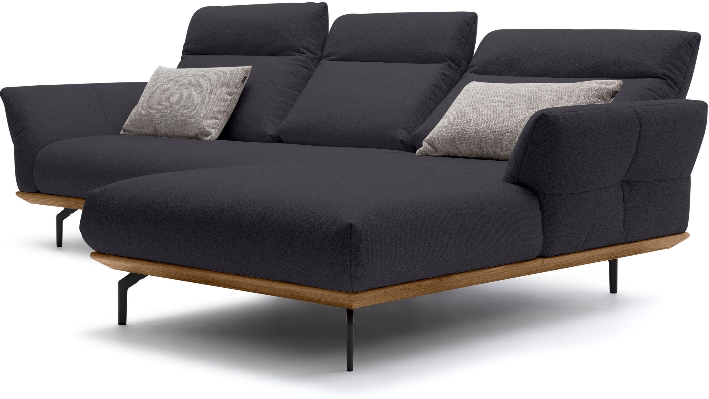 Creation BY ROLF BENZ Ecksofa »CR.460«, Sockel in Nussbaum, Winkelfüße in Umbragrau, Breite 298 cm