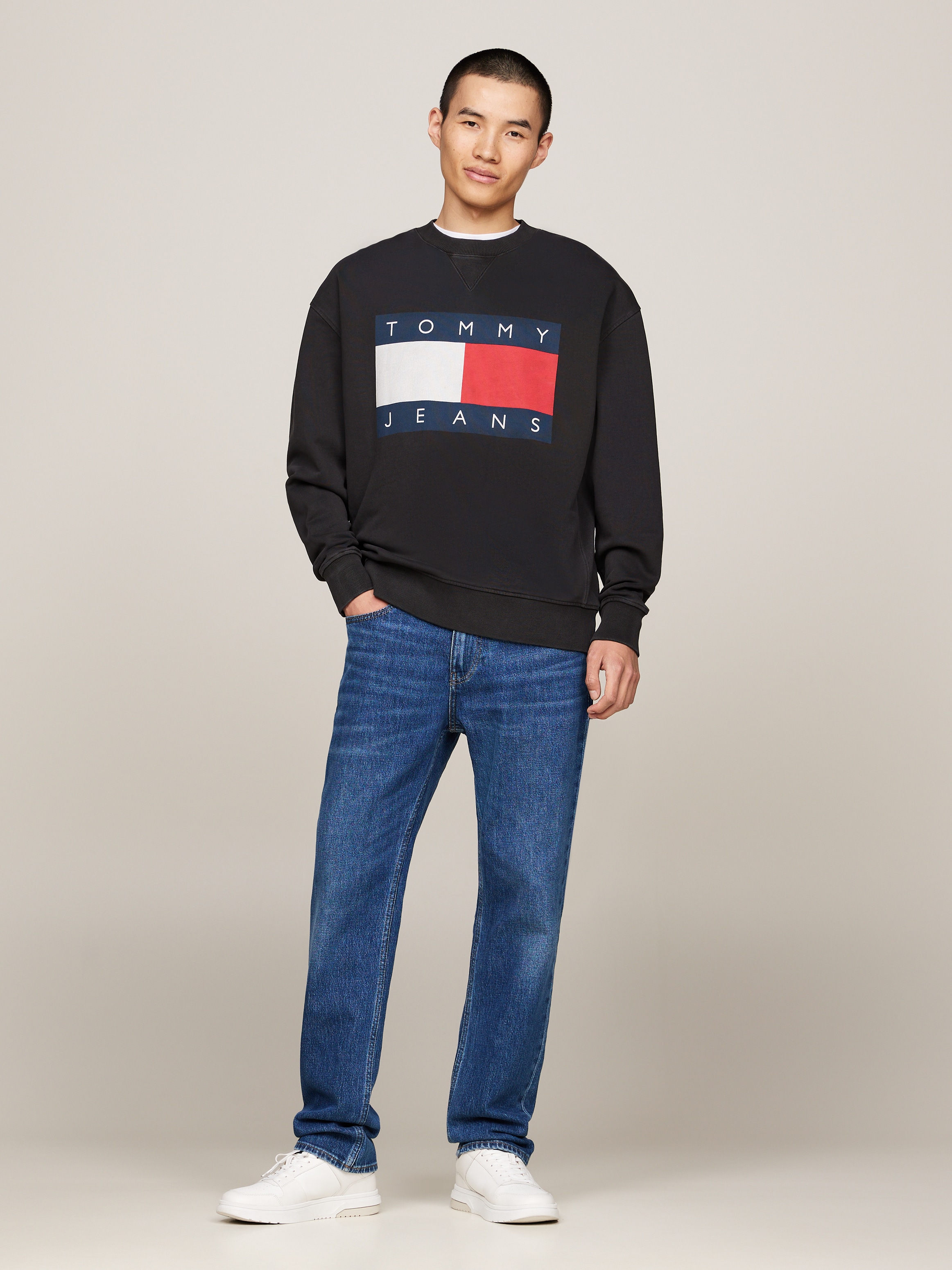 Tommy Jeans Regular-fit-Jeans »RYAN RGLR STRGHT«, mit Logoprägung