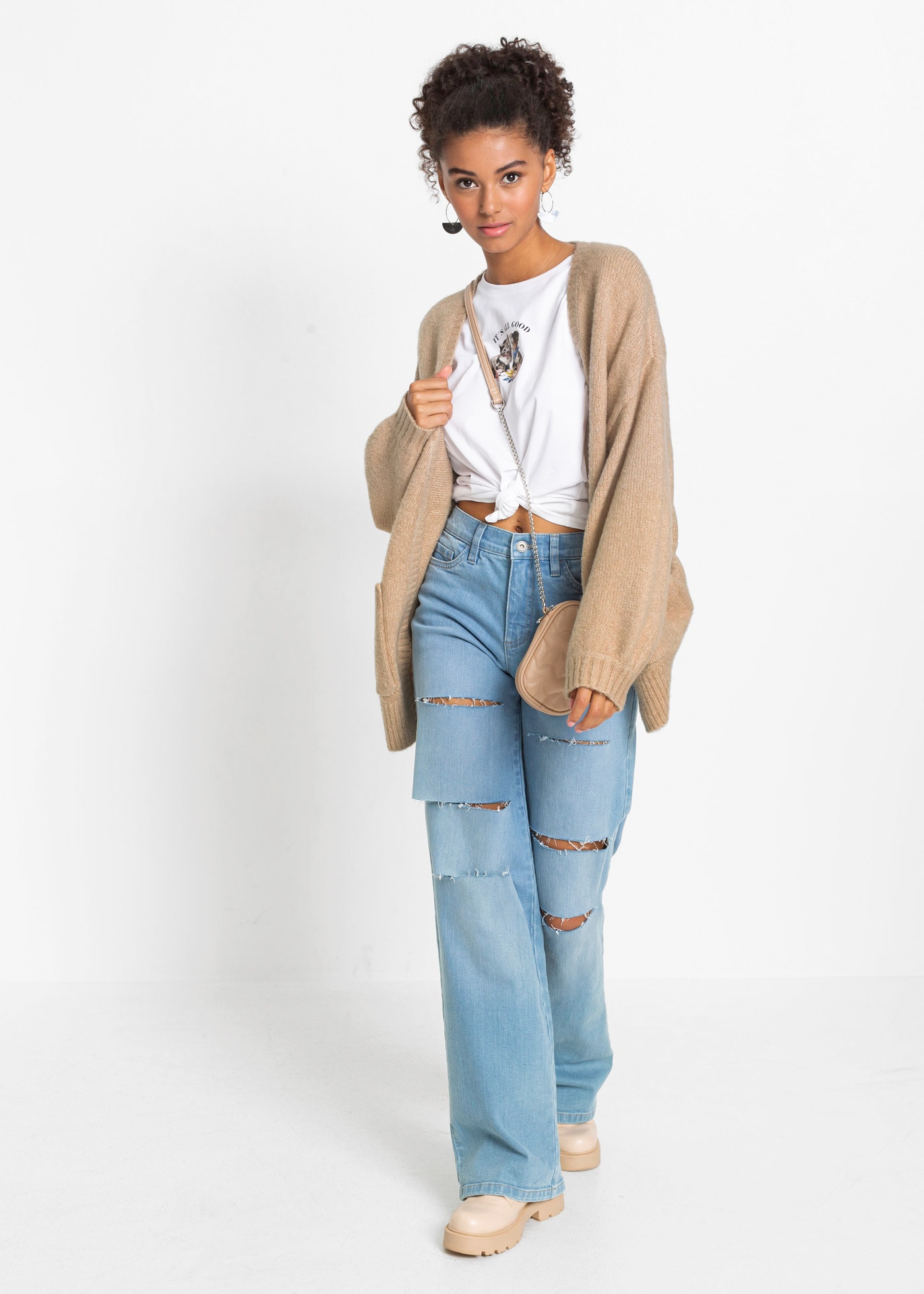 bonprix Strickjacke »Oversize-Strickjacke« Oversize-Passform, mit aufgesetzten Taschen