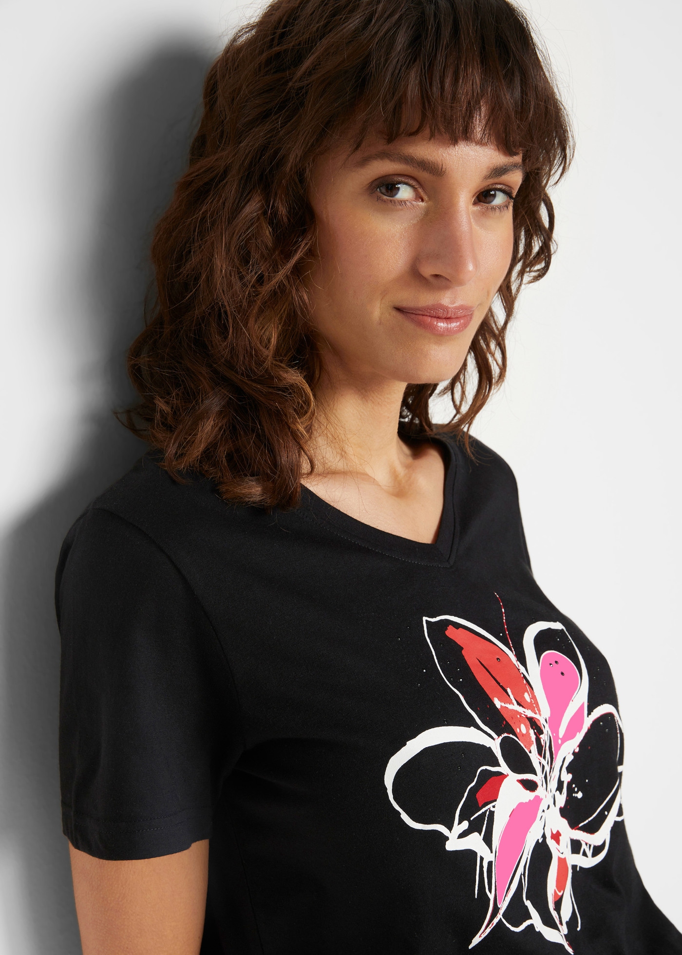 bonprix T-Shirt aus Baumwolle, mit floralem Druck, Kurzarm-Design