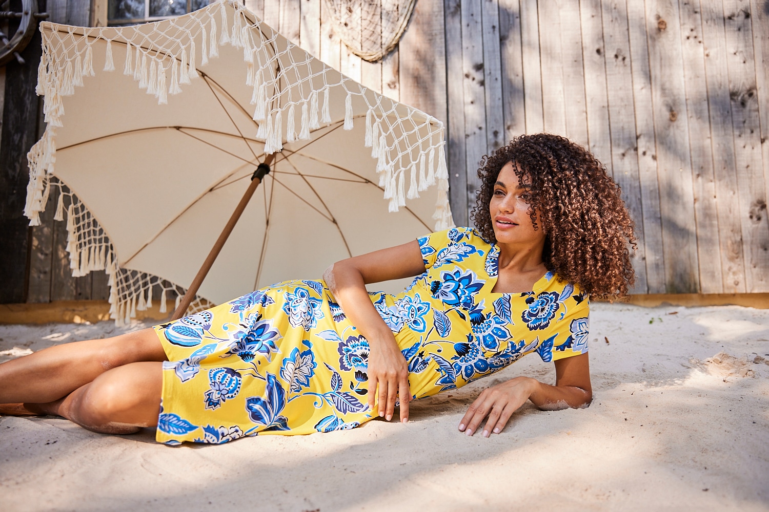 Aniston CASUAL Sommerkleid, mit großflächigem Blumendruck- jedes Teil ein  Unikat - NEUE KOLLEKTION bestellen | BAUR