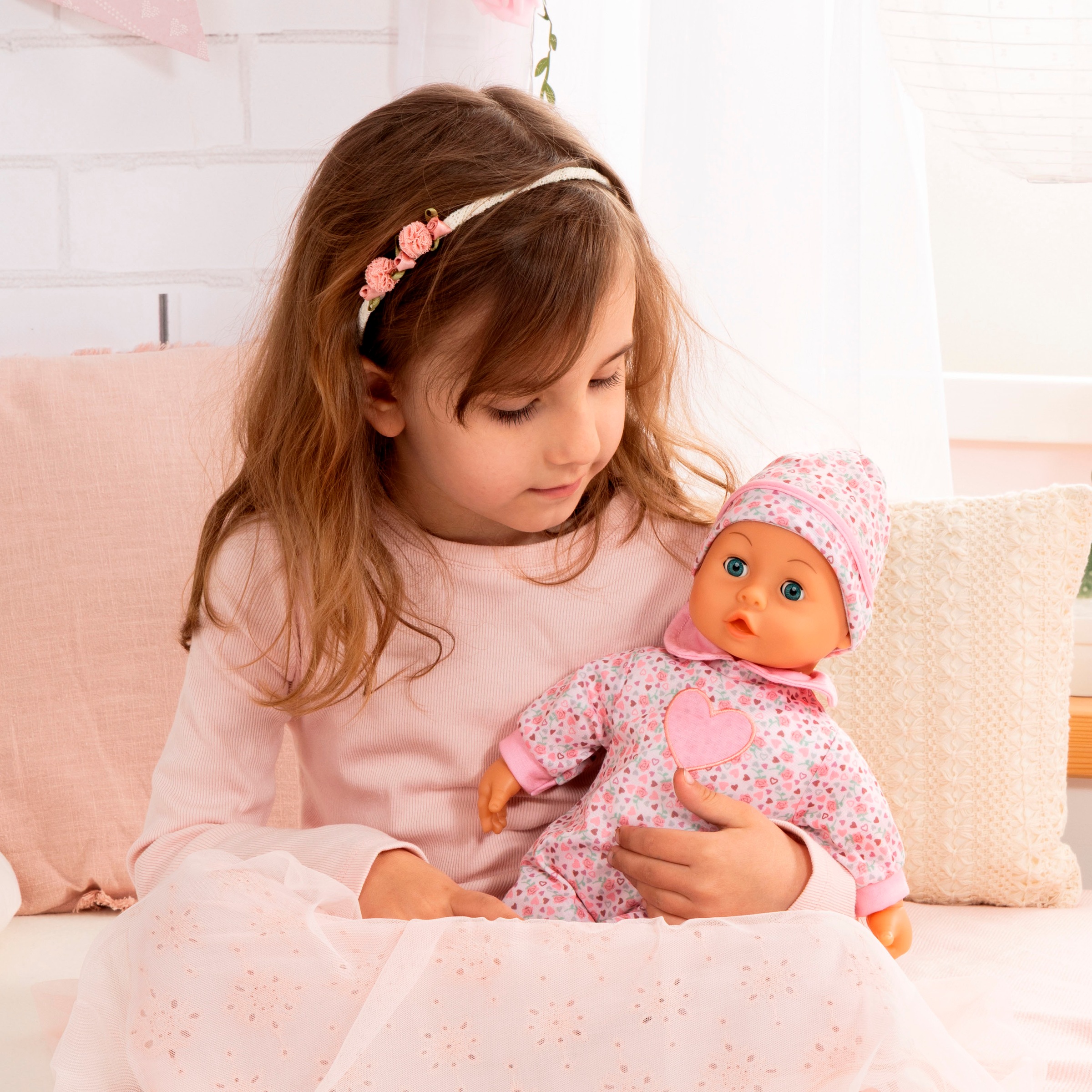 Bayer Babypuppe »First Words Baby, 38 cm, Herzen rosa«, (3 tlg.), mit Schlafaugen und Babygeräuschen