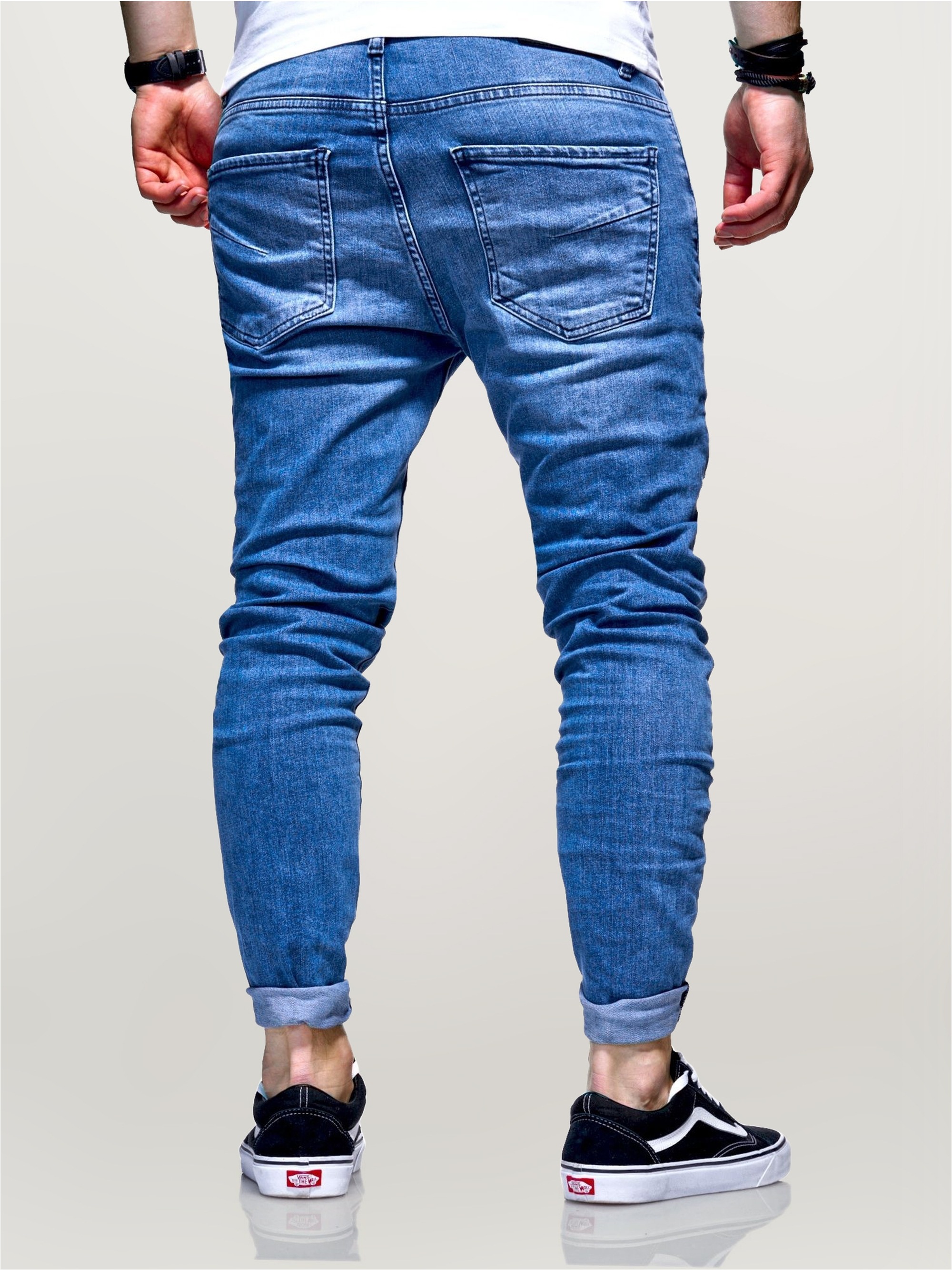 behype Slim-fit-Jeans »Dino«, mit tollen Used-Elementen