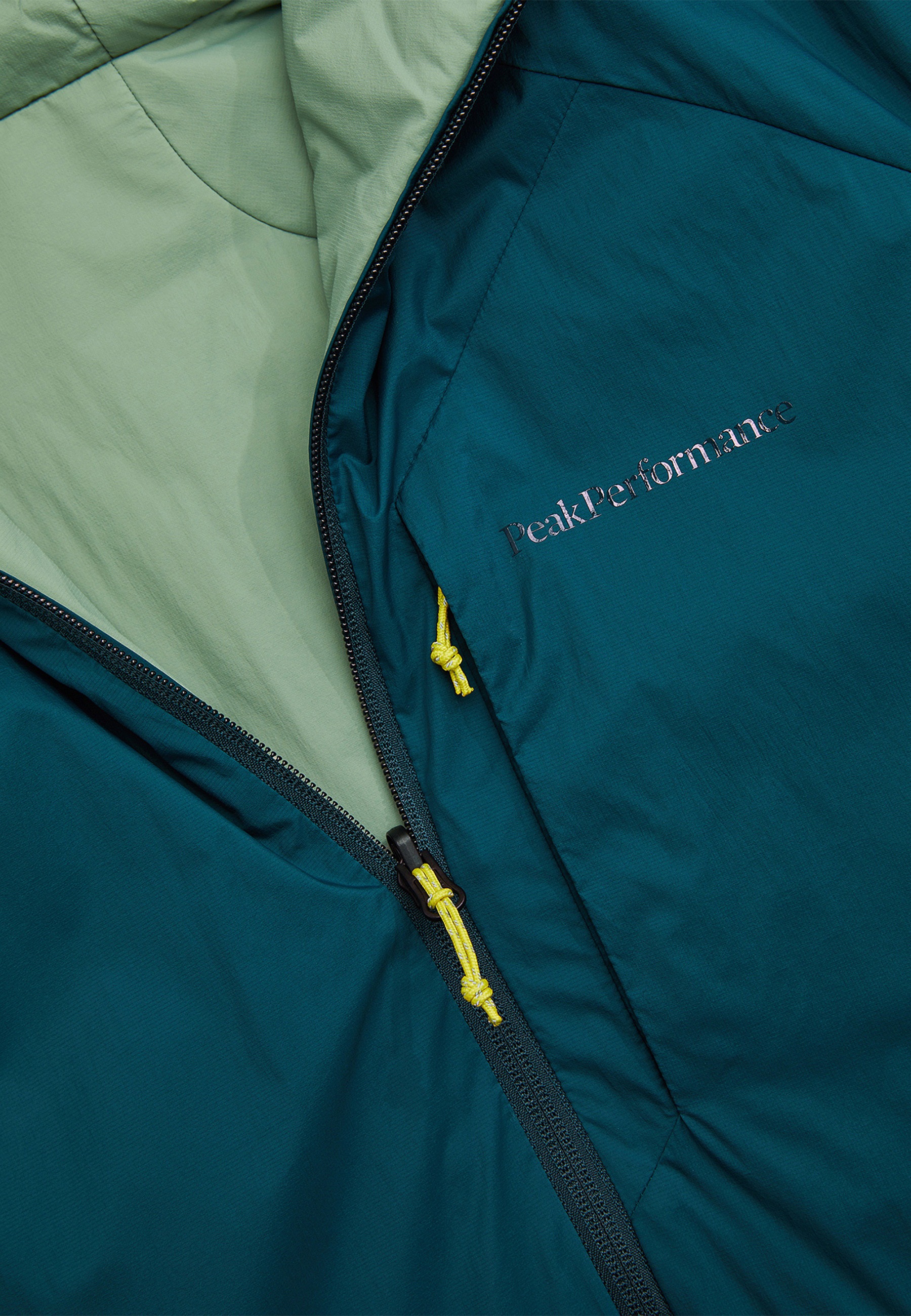 Peak Performance Wendejacke »M Freelight Reversible Insulated Hood Jacket« mit Wendefunktion