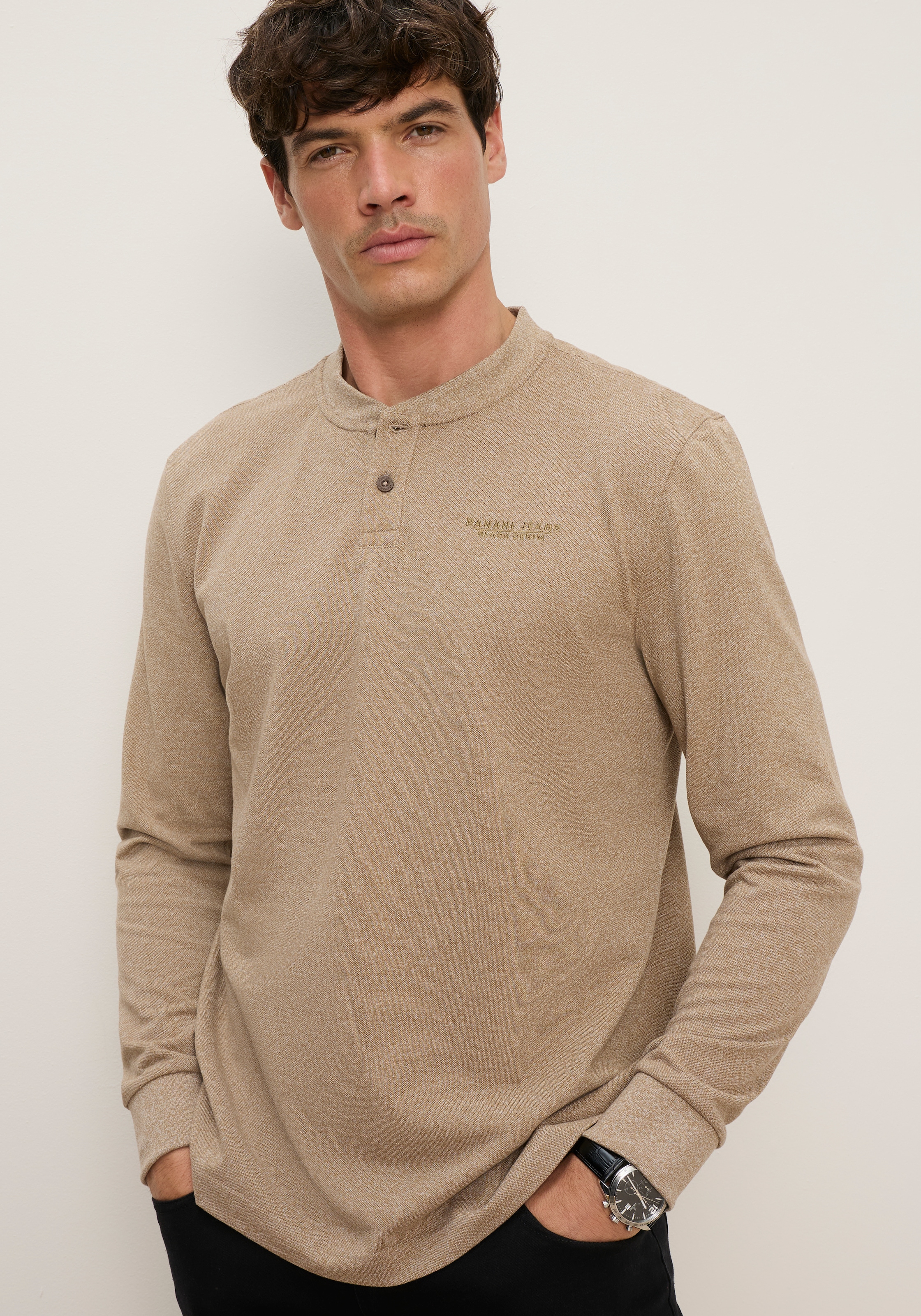 Bruno Banani Henleyshirt Geschmeidige melierte Jersey-Qualität mit kurzem Henley-Ausschnitt