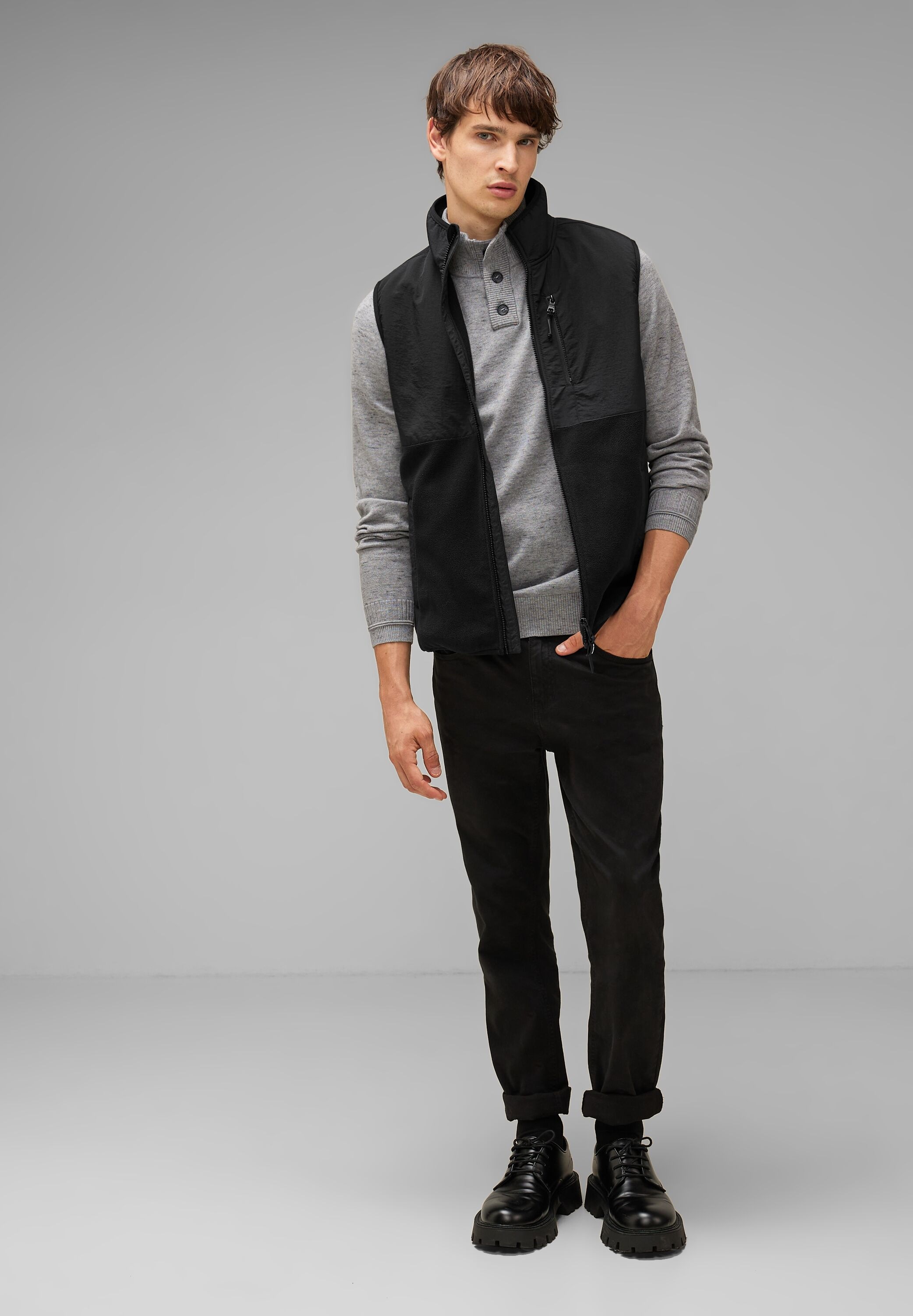 STREET ONE MEN Kurzweste, aus softem Materialmix