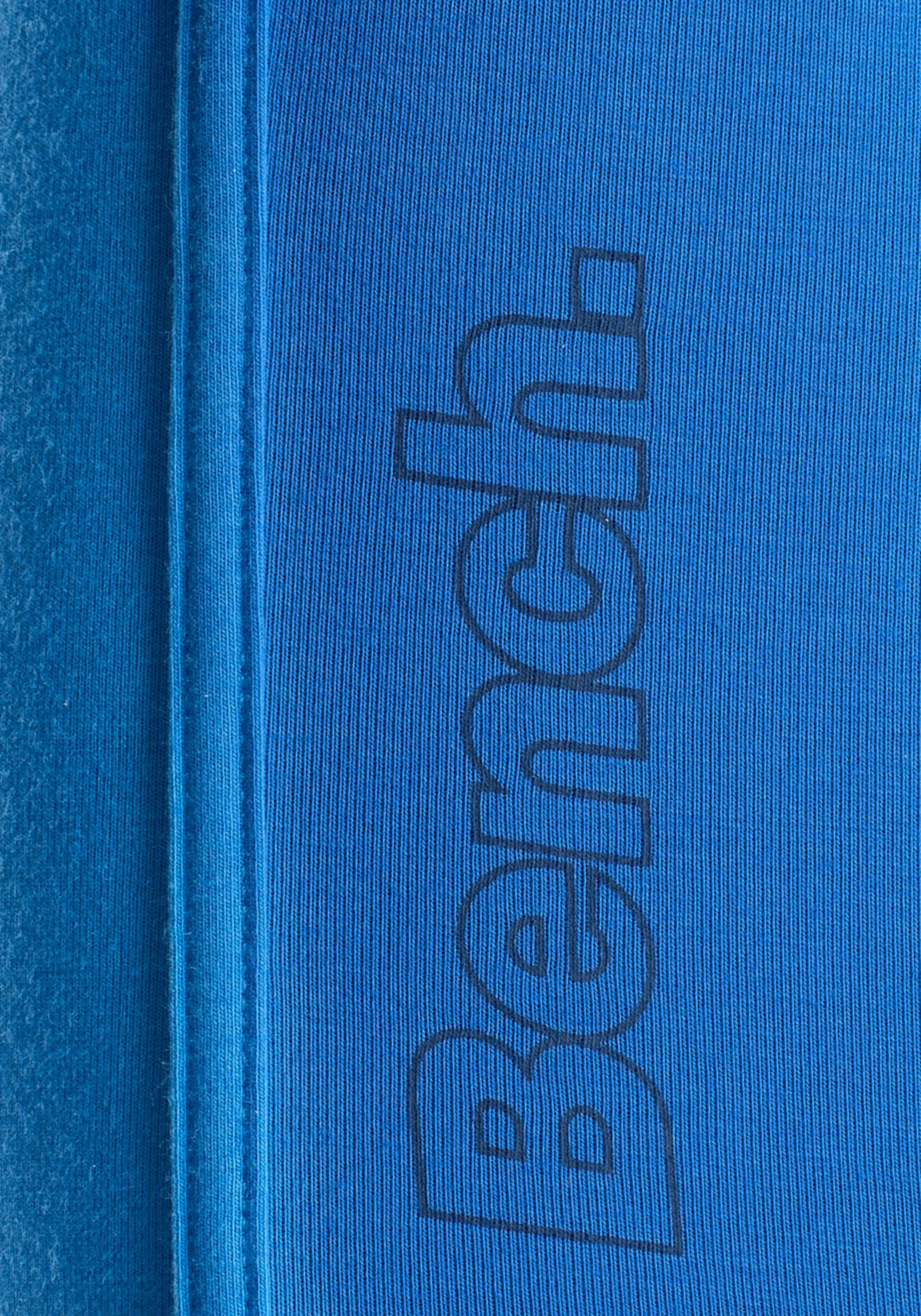 Bench. Langer Boxer, (Packung, 3 St.), Unterhosen mit elastischem Bund und Logodruck auf dem Bein