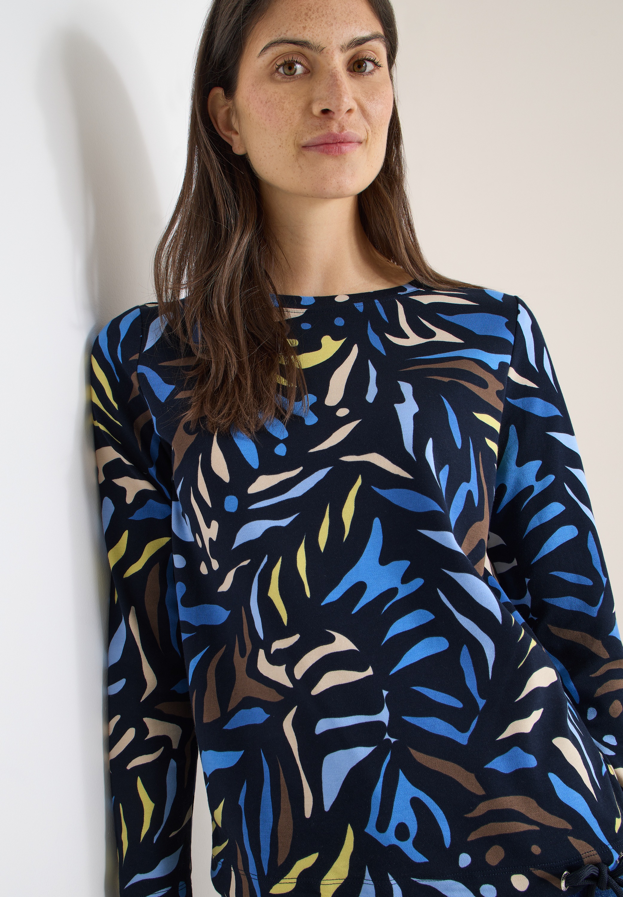 Cecil Langarmshirt mit grafischem Allover-Muster und seitlichem Kordelzug günstig online kaufen