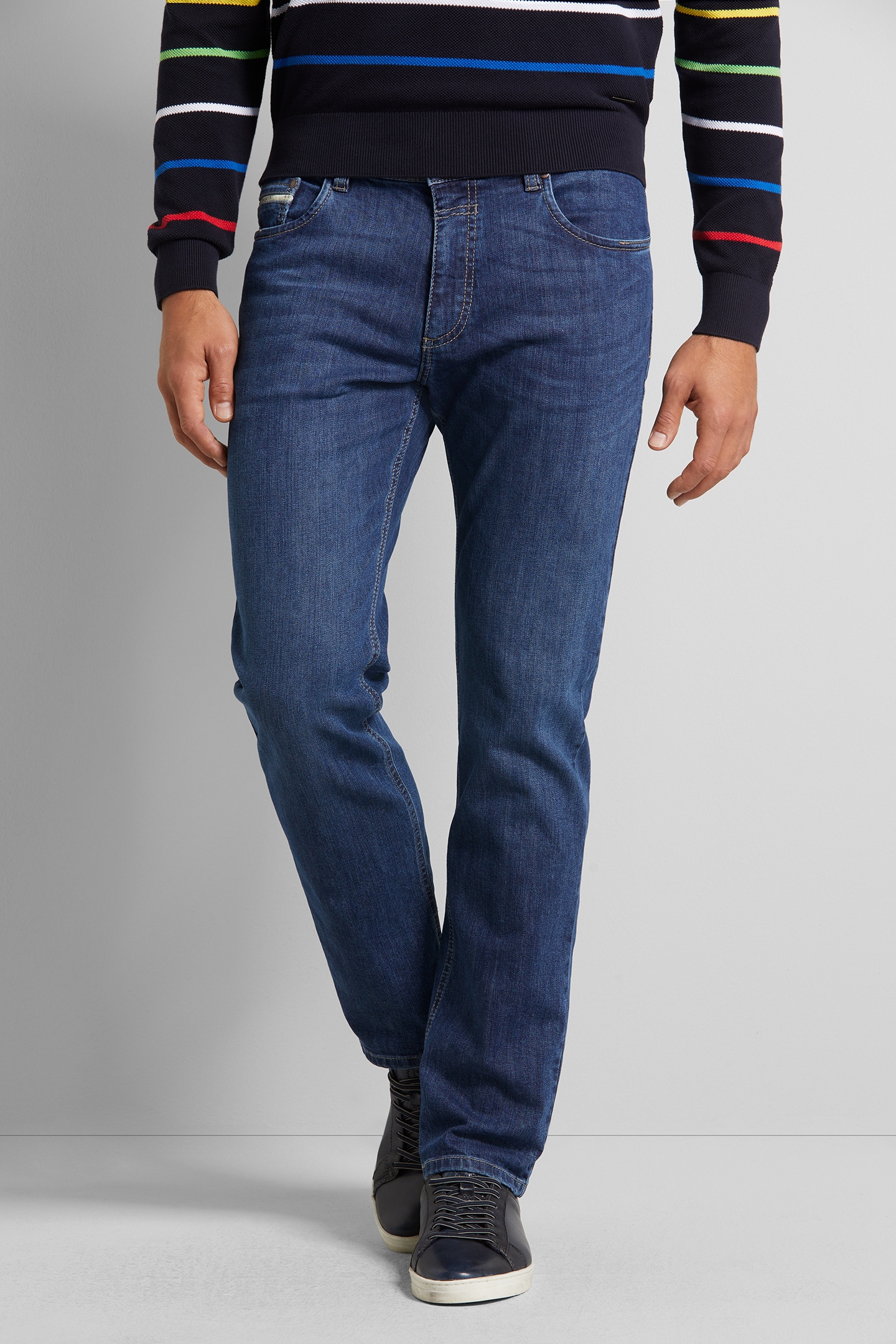 bugatti 5-Pocket-Jeans, mit einem leichten Used Look