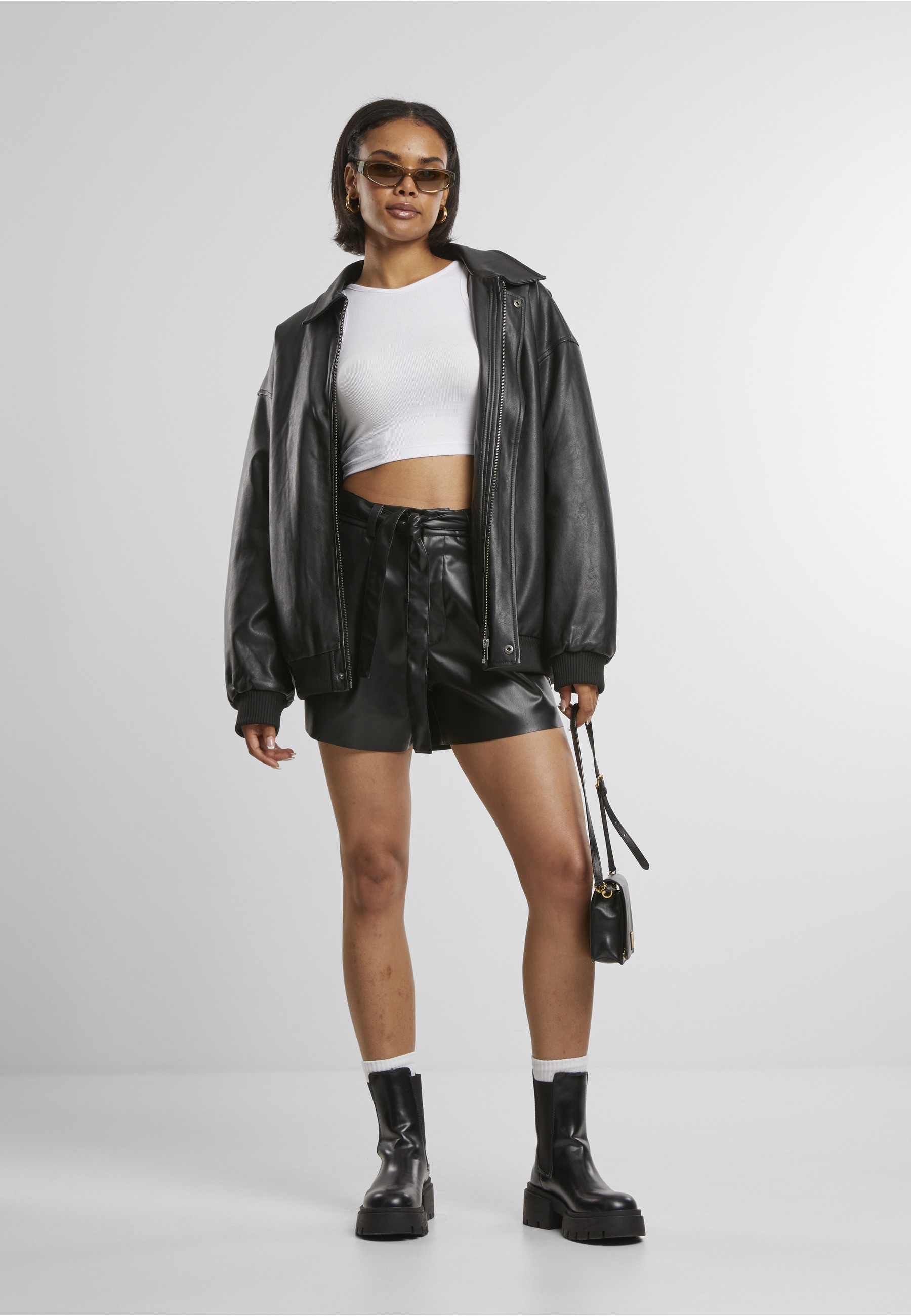 URBAN CLASSICS Shorts »Urban Classics Ladies Synthetic Leather Shorts«