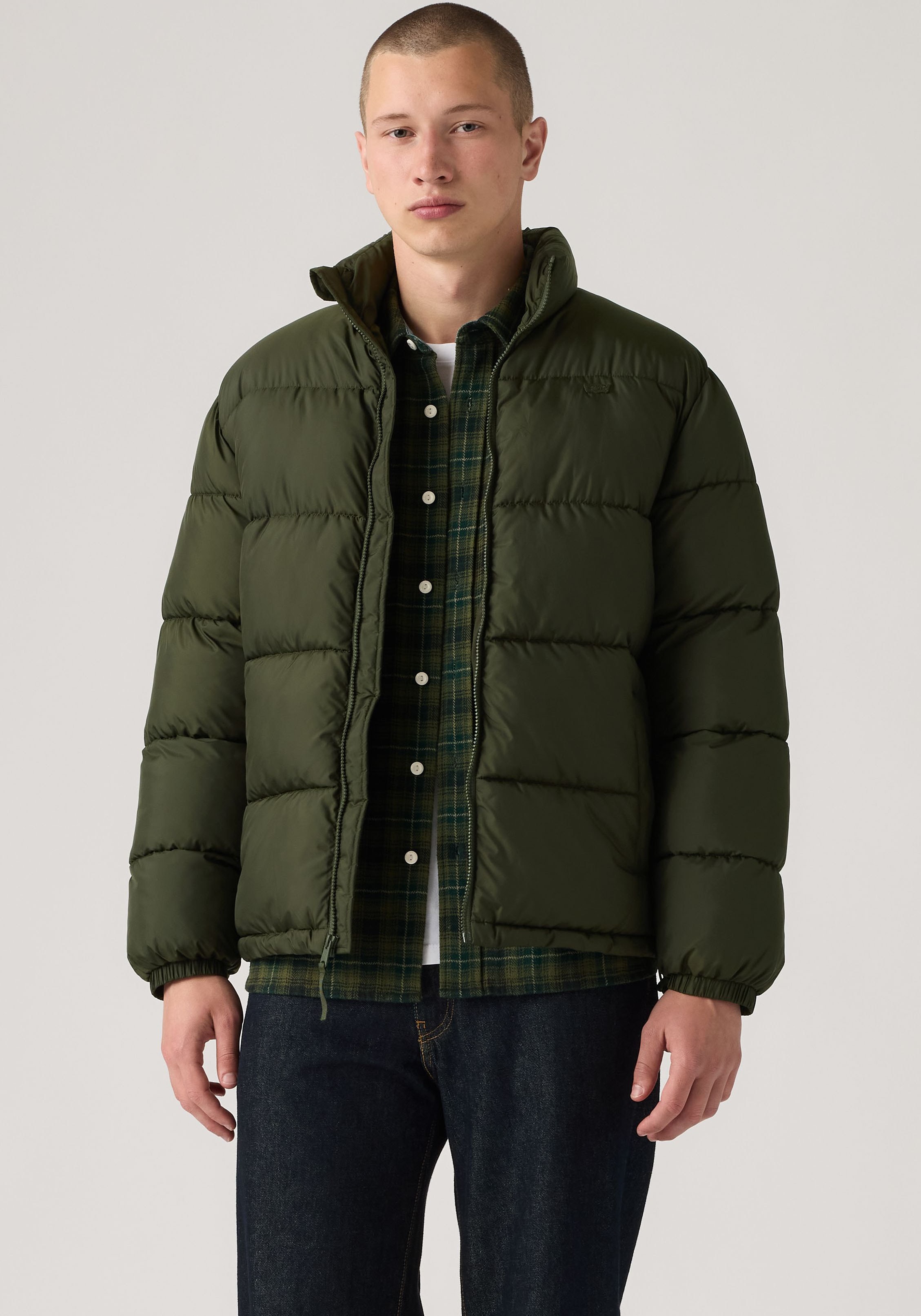 Levis Steppjacke "PIEDMONT SHORT PUFFER" ohne Kapuze mit Reißverschluss und Stehkragen