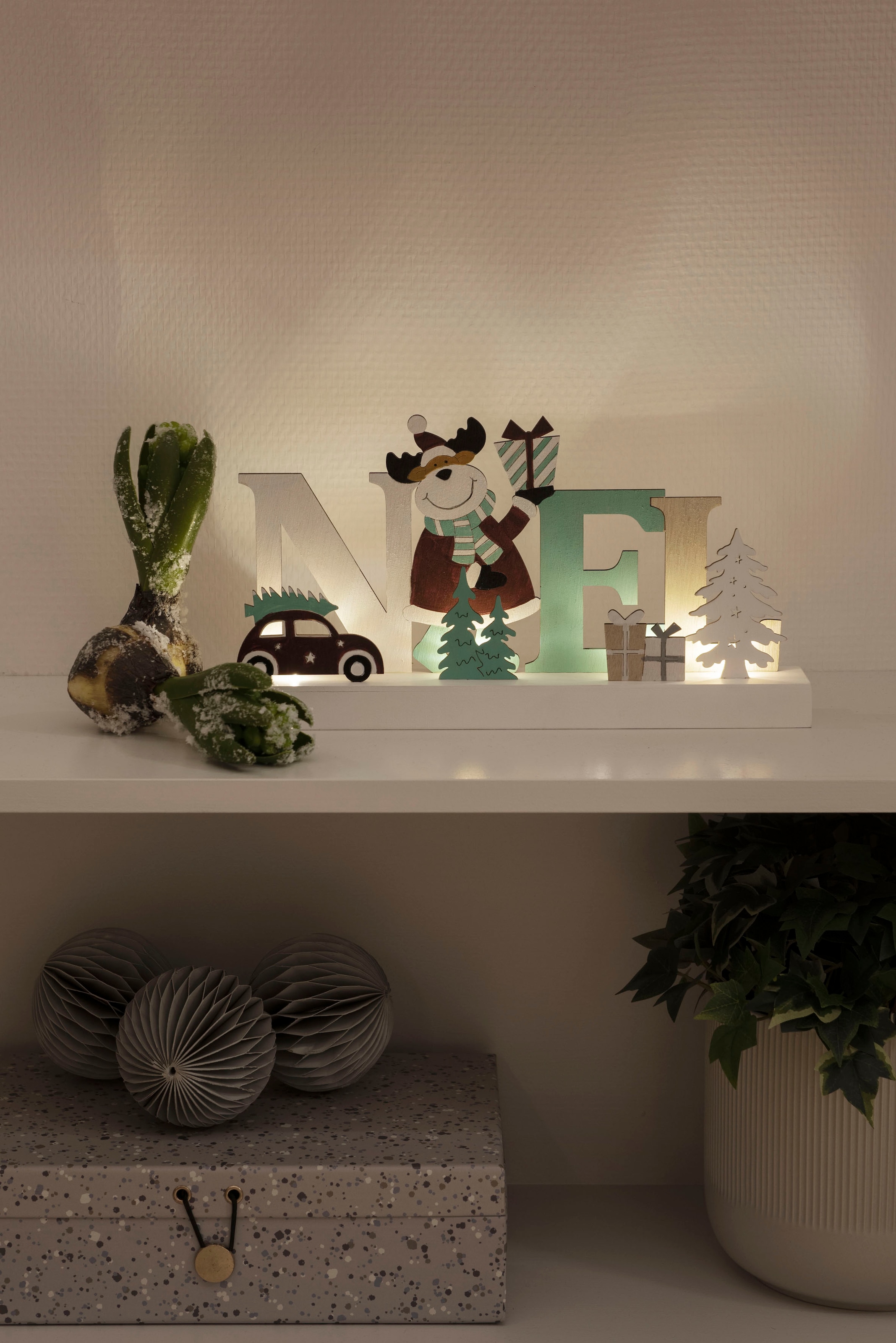 KONSTSMIDE Deko-Schriftzug »Noël«, LED Holzsilhouette, 6h Timer, 4 warm weiße Dioden, batteriebetrieben