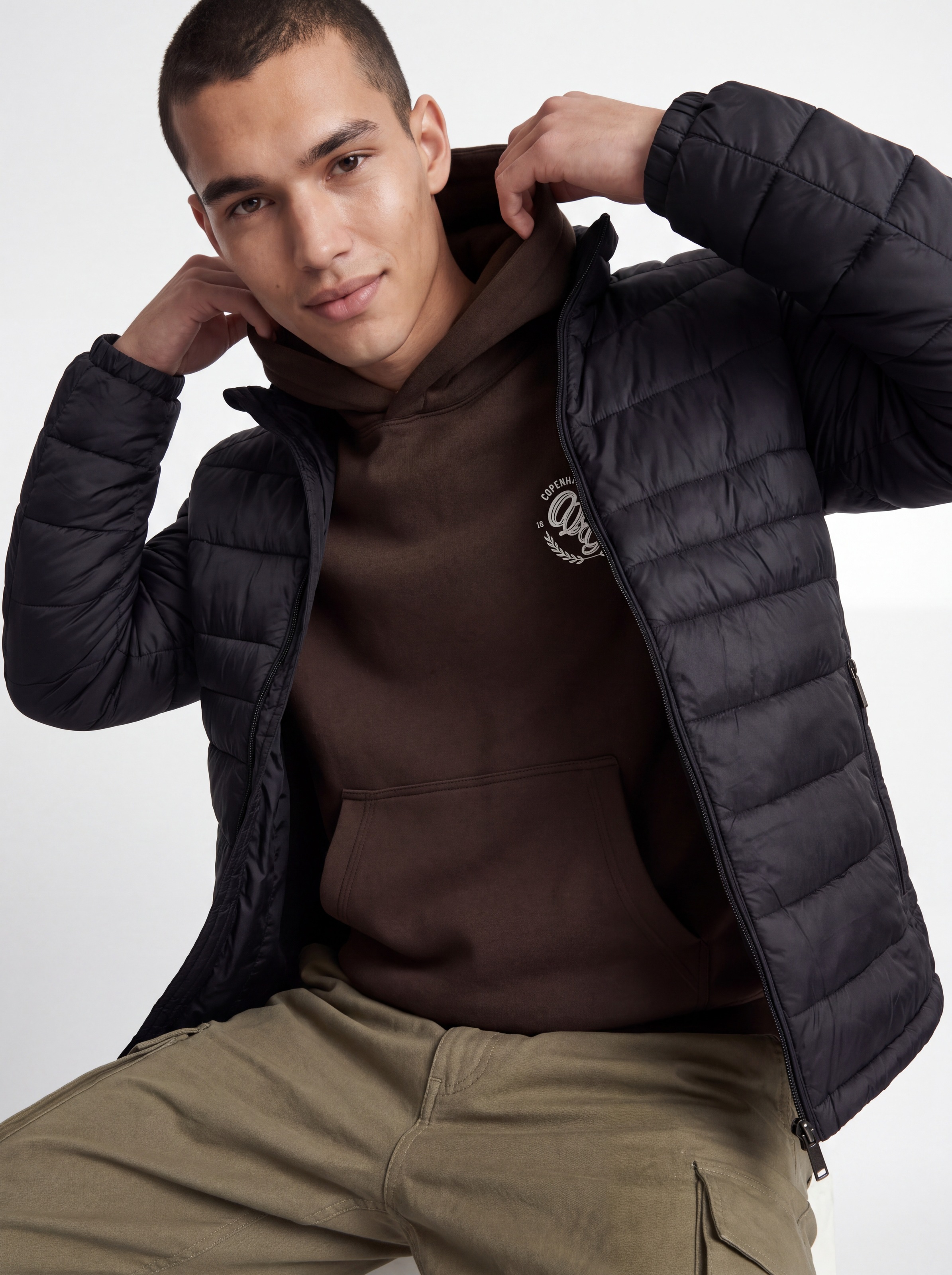 Jack & Jones Steppjacke »JJEKINGSLEY LIGHT PUFFER COLLAR NOOS« Kunstfaser, mit Stehkragen