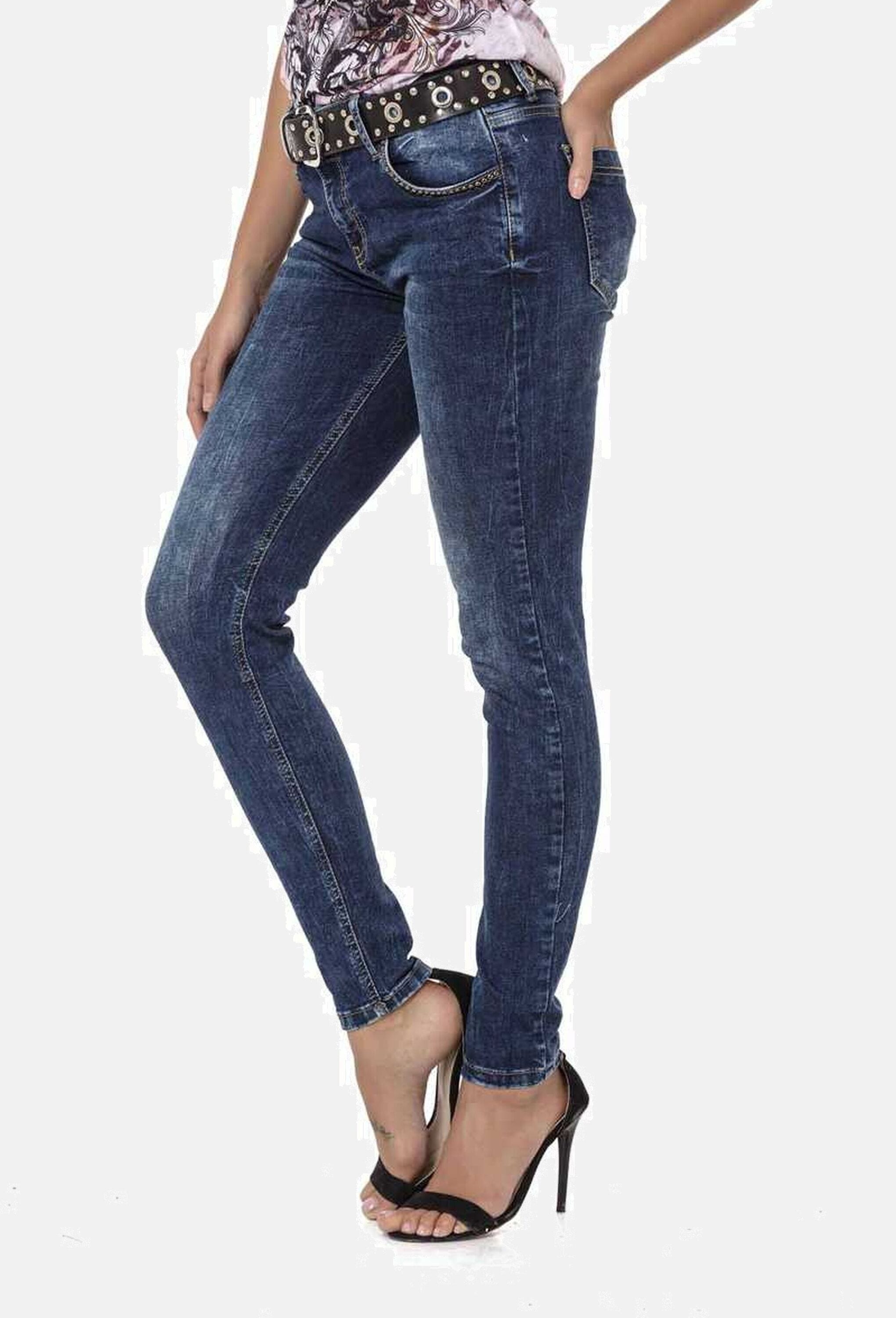Cipo & Baxx 5-Pocket-Jeans »Cipo & Baxx Jeans« mit dezenter Waschung und coolen Nieten, WD460
