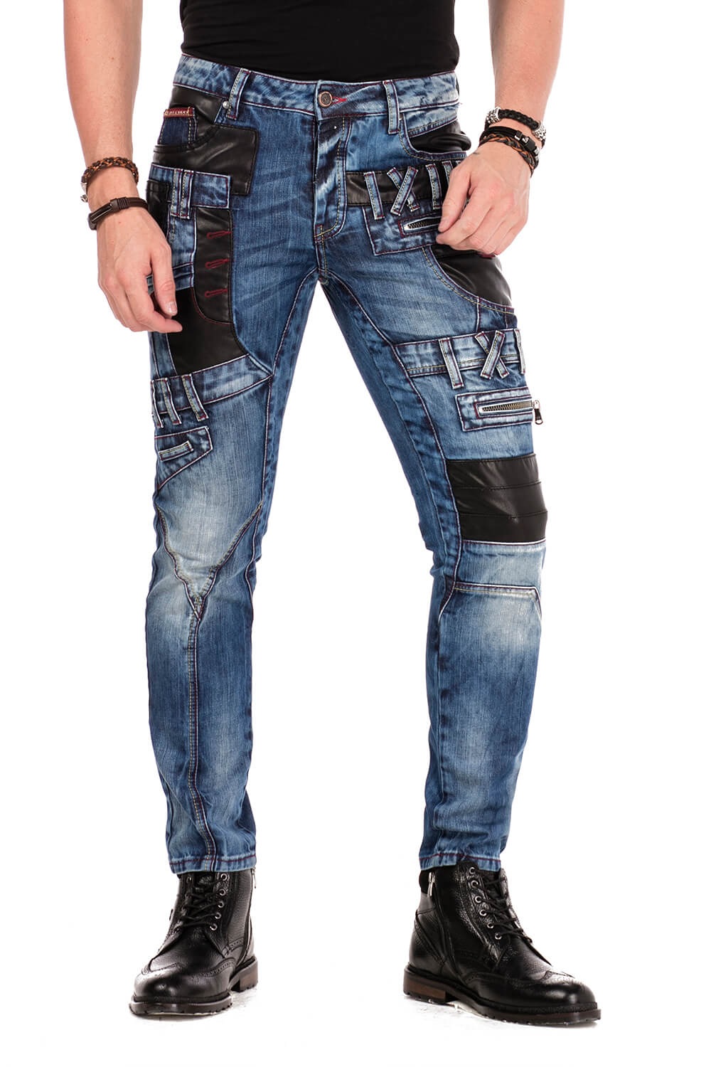 Cipo & Baxx Bequeme Jeans, mit Kunstleder-Applikationen in Straight Fit