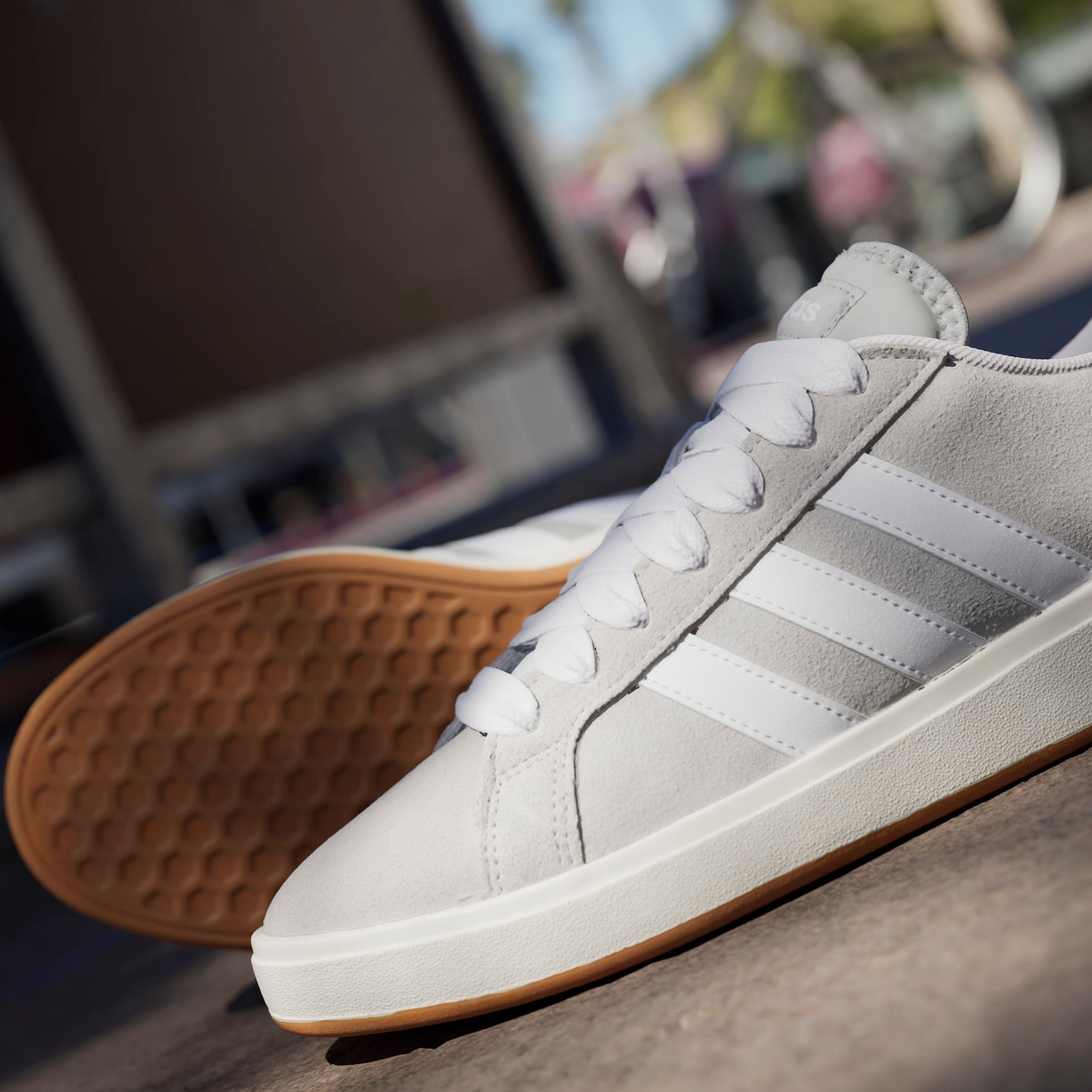 adidas Sportswear Sneaker »GRAND COURT BASE 00S«, Design auf den Spuren des adidas Campus 00