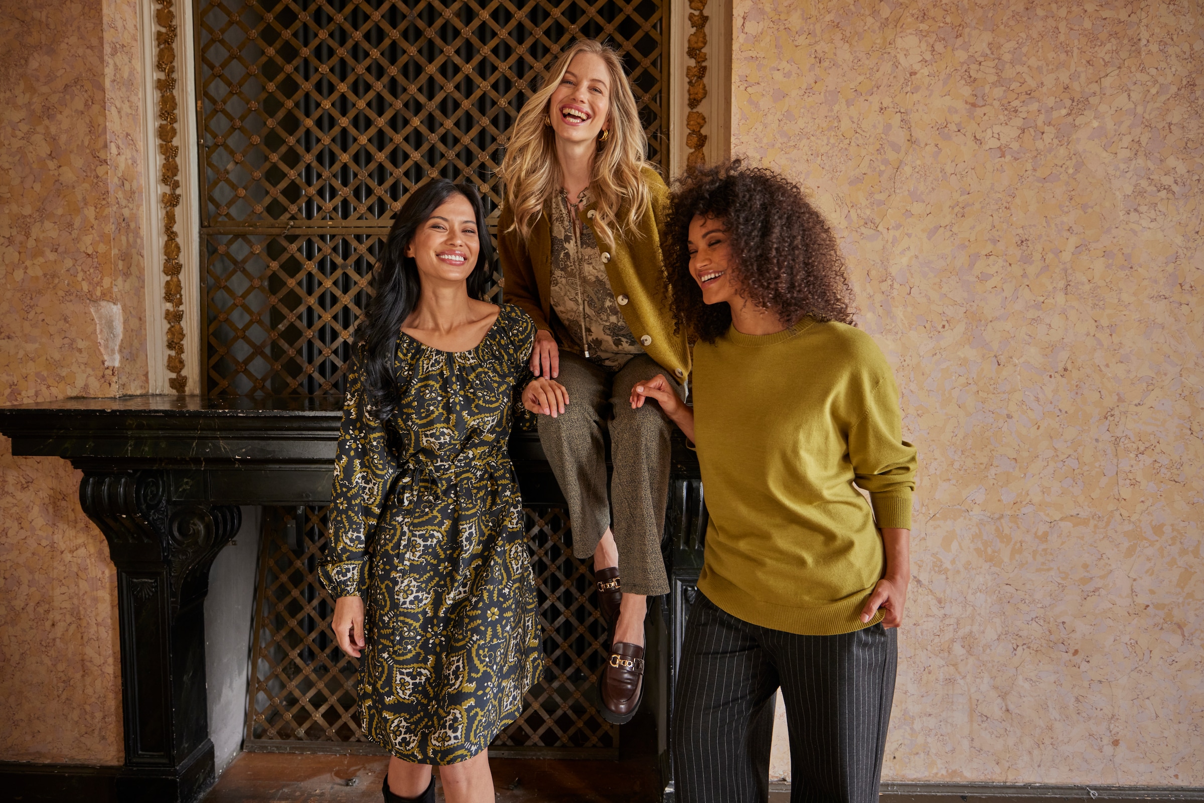 Aniston CASUAL Schlupfbluse mit farbharmonischem Paisley-Muster - NEUE KOLLEKTION