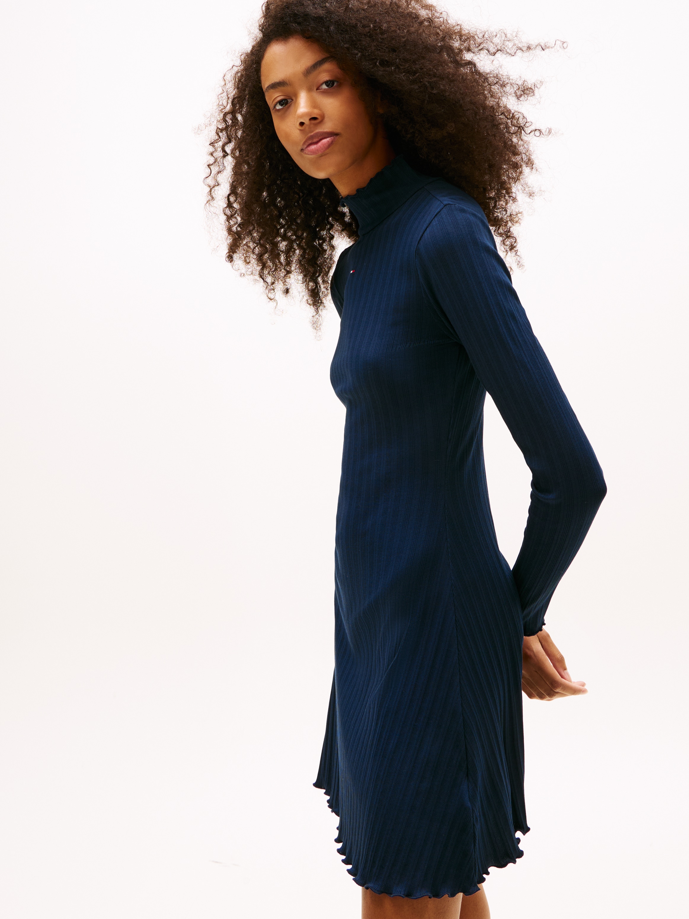 Tommy Jeans A-Linien-Kleid "TJW F&F RIB LETTUCE EDGE DRESS" in gerippter Struktur