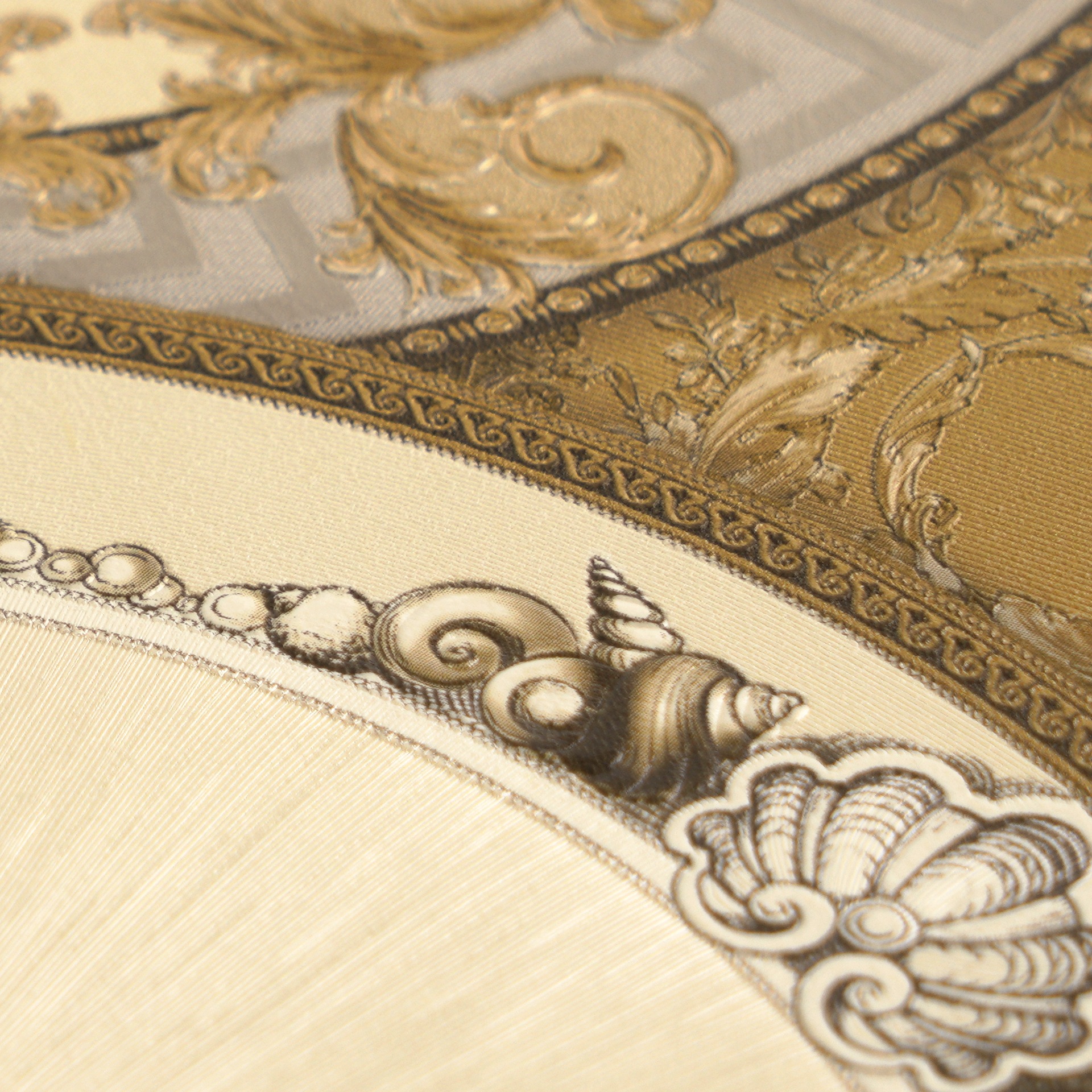 Versace Vliestapete »Versace 6 Art De La Table –« 3D-Optik | Barock | Motiv geprägt Elegantes Ornamentdesign mit Metallic-Glanz & feiner Prägung