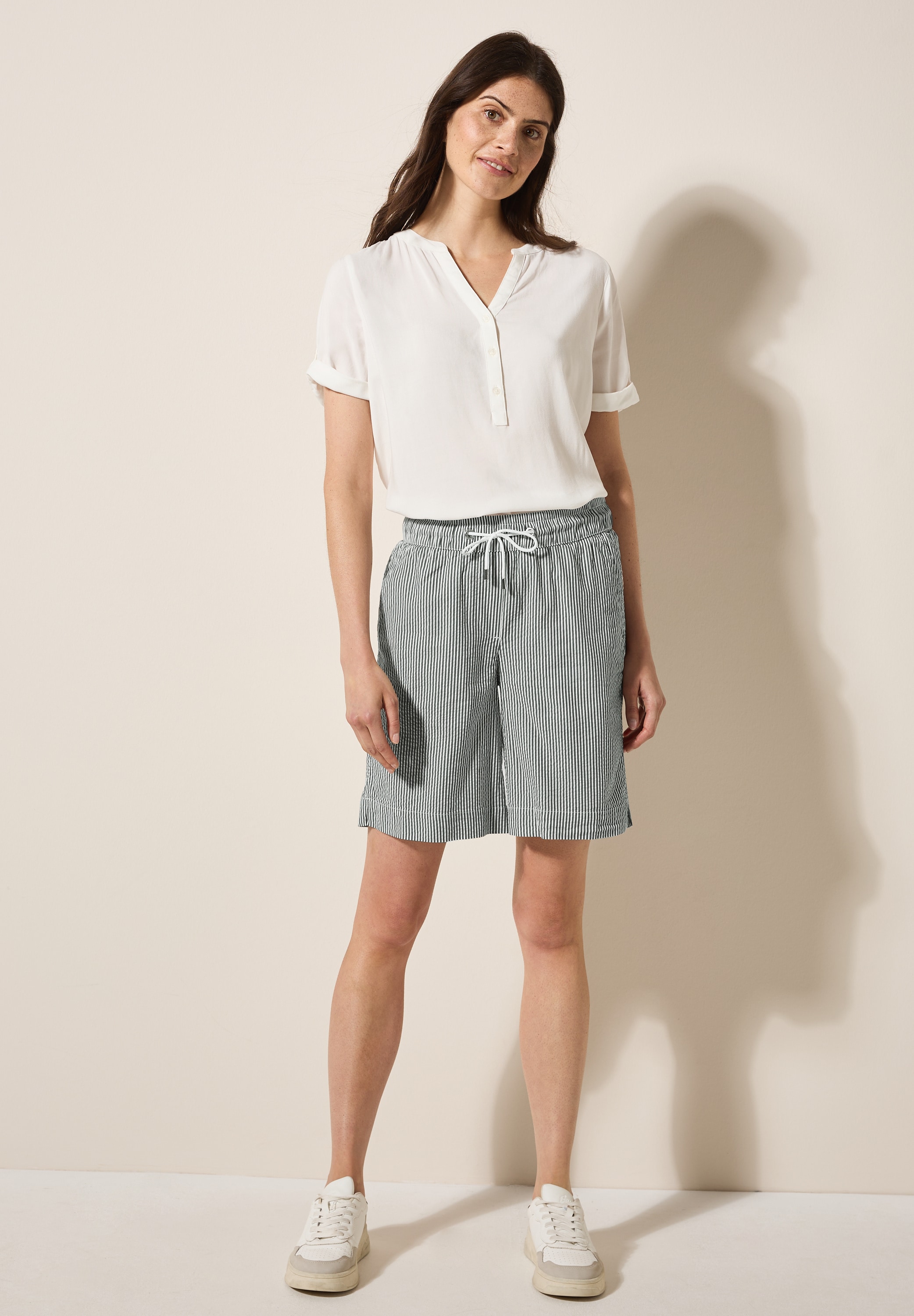 Cecil Shorts, Middle Waist