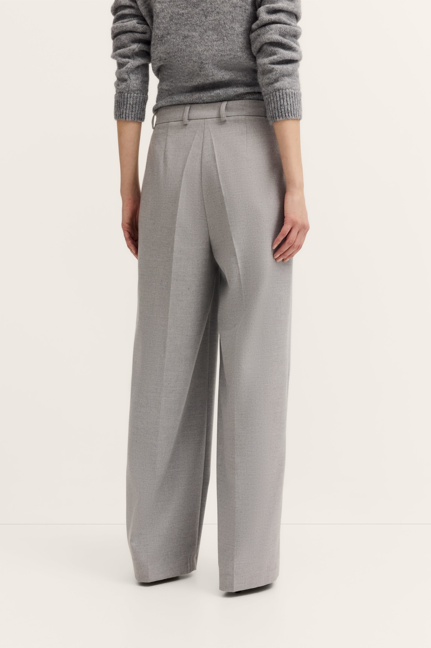 bugatti Stoffhose "Elegante Silhouette", mit doppelter Bundfalte & normaler günstig online kaufen