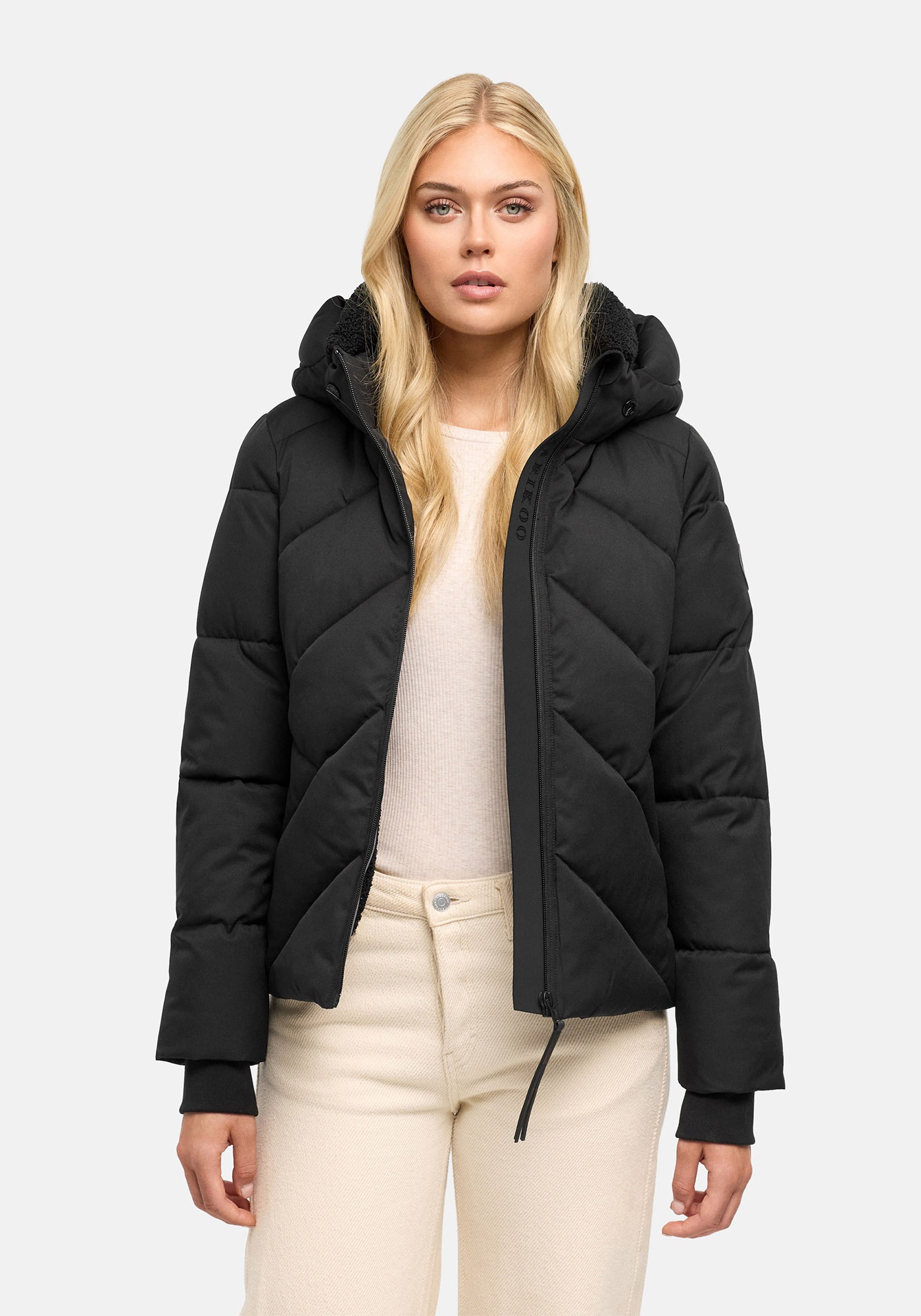 Marikoo Winterjacke »Shinamii« mit Kapuze Kurze Steppjacke mit Kapuze und diagonalem Steppmuster