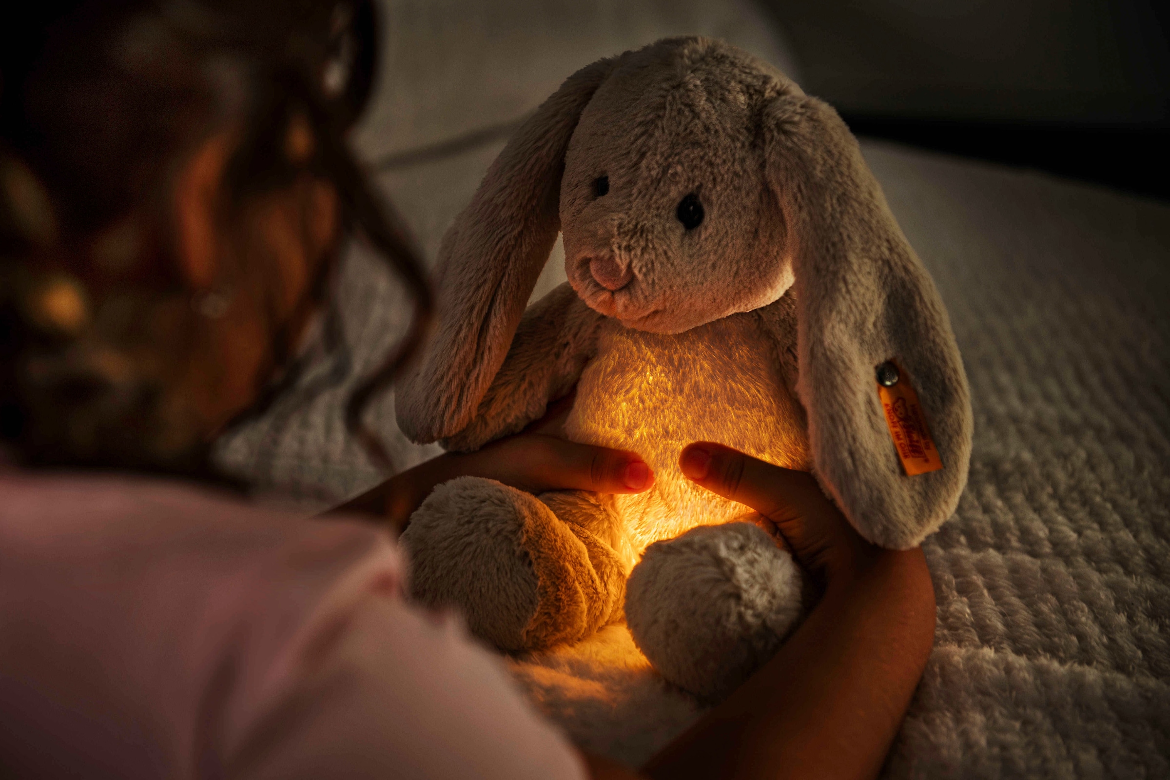 Steiff Kuscheltier »Light at Night Hoppie Hase sitzend, 28 cm«, Nachtlicht