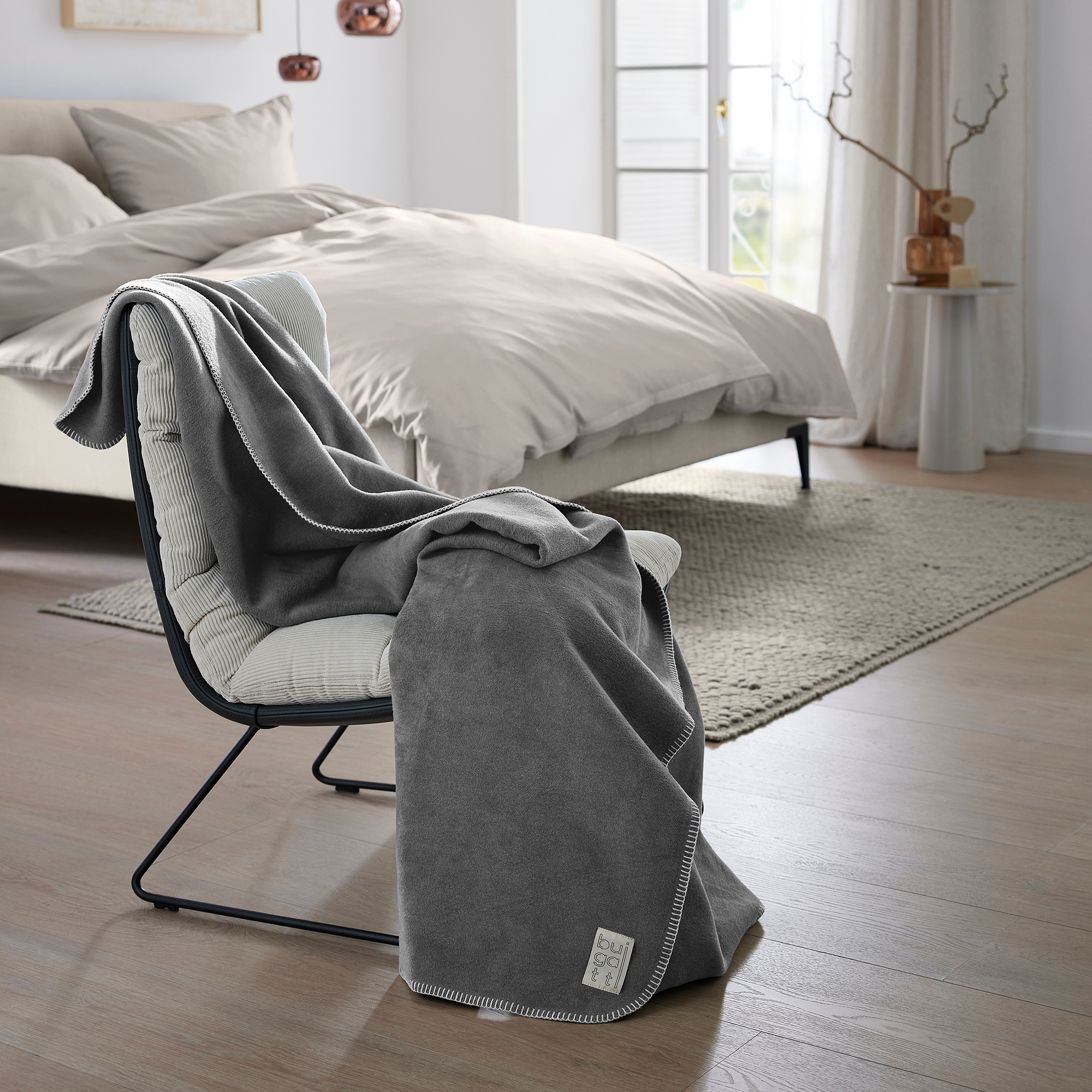 bugatti Wohndecke "bugatti" mit bugatti-Logo-Patch günstig online kaufen