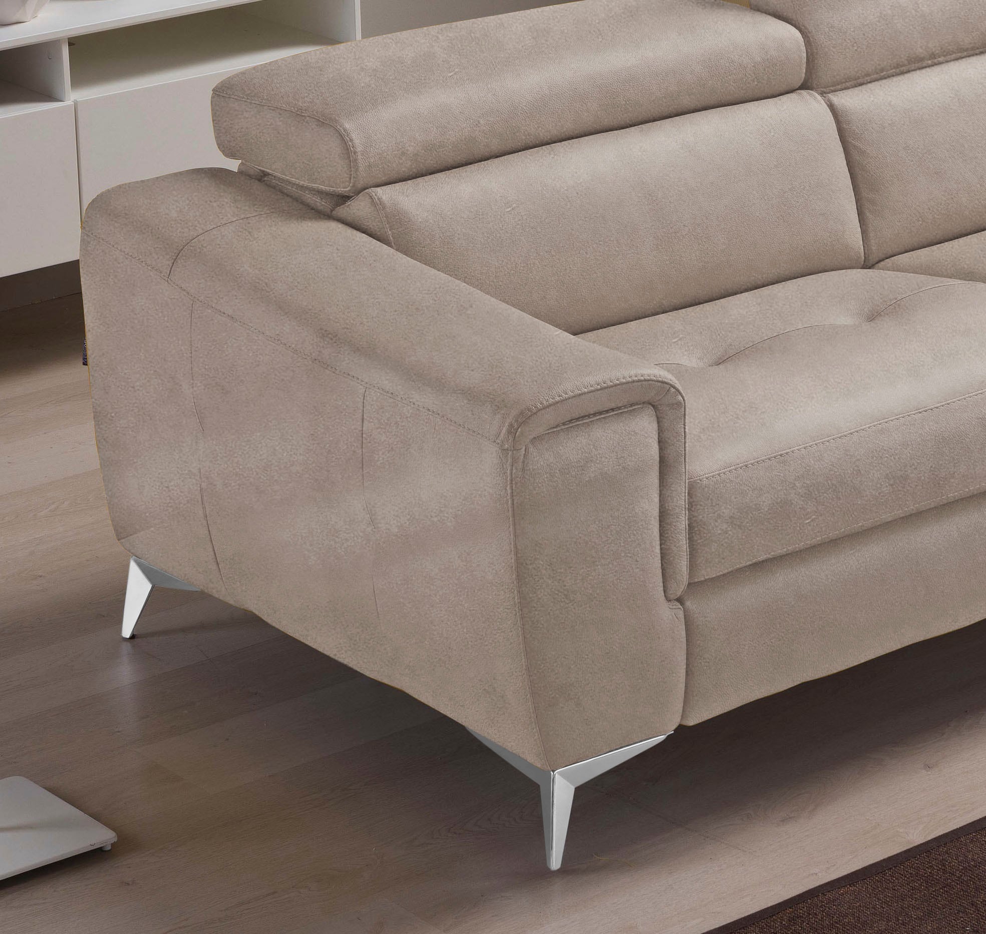 Egoitaliano 2,5-Sitzer »Francine, Designsofa, Loungesofa, Breite 213 cm, Fußfarbe chrom«, Designfuß, Luxus-Microfaser Lederoptik, opal grau