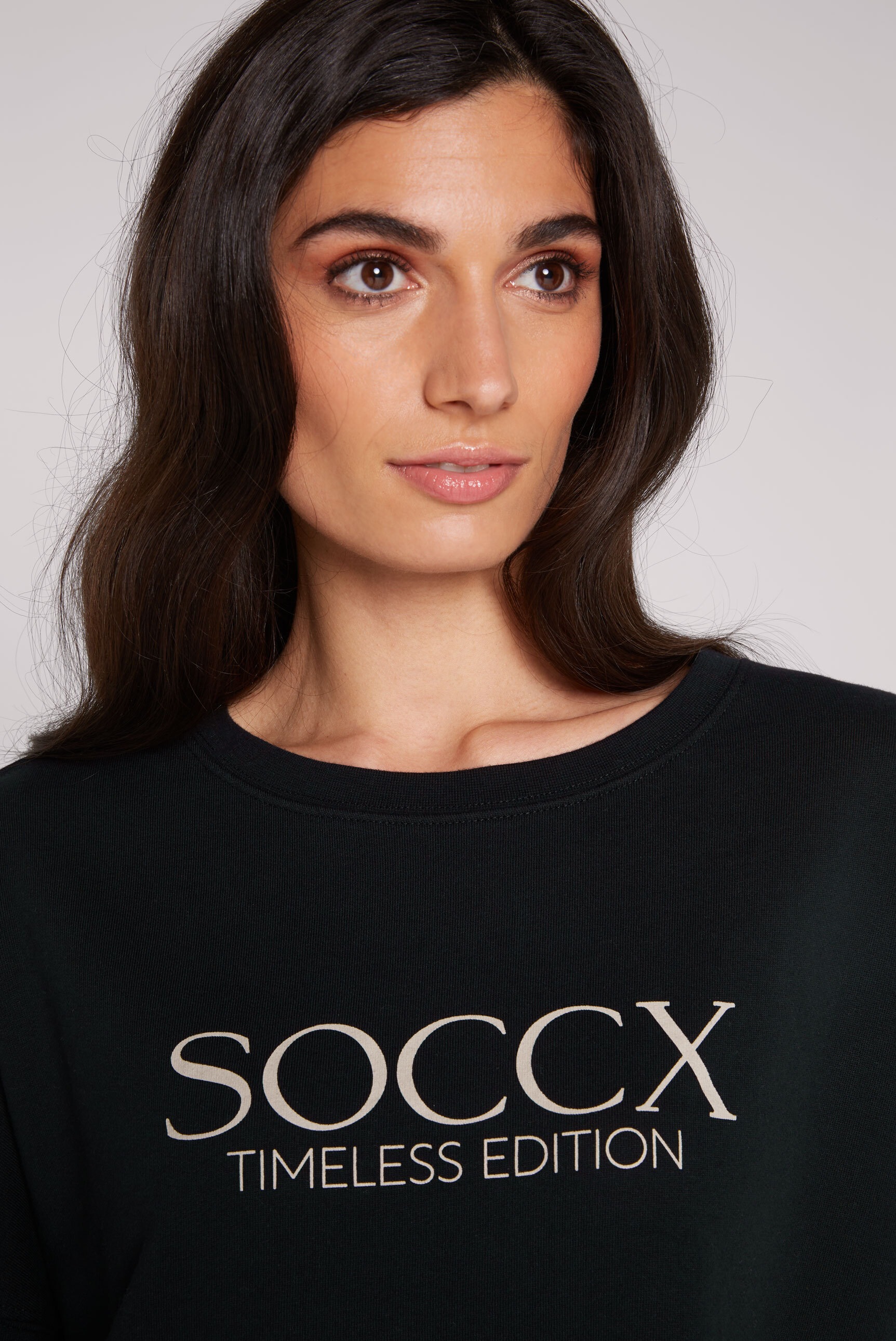 SOCCX Longsweatshirt, mit überschnittenen Schultern