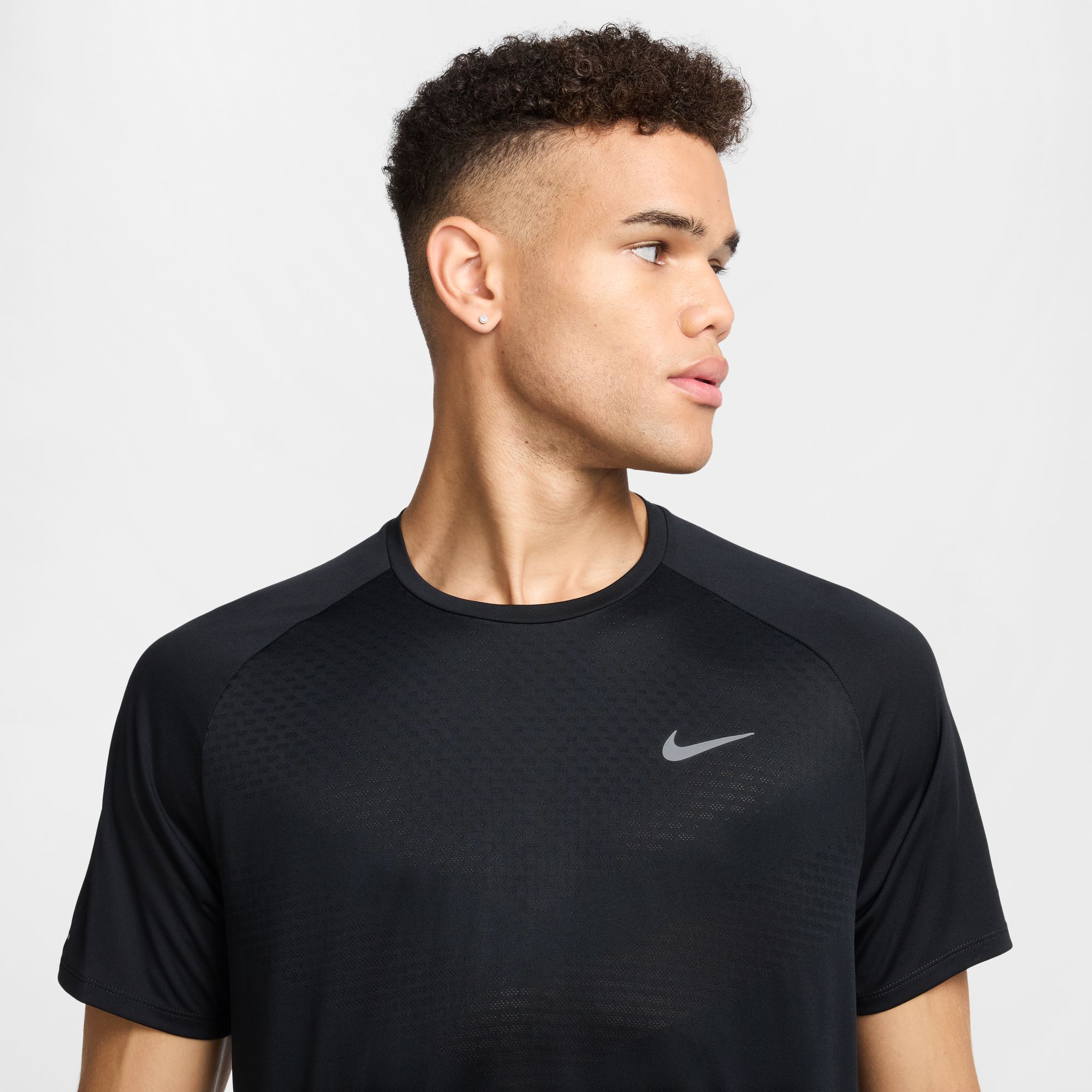 Thumbnail - Nike Laufshirt "Nike Stride Mens Dri-FIT ADV Short-Sleeve Running Top"